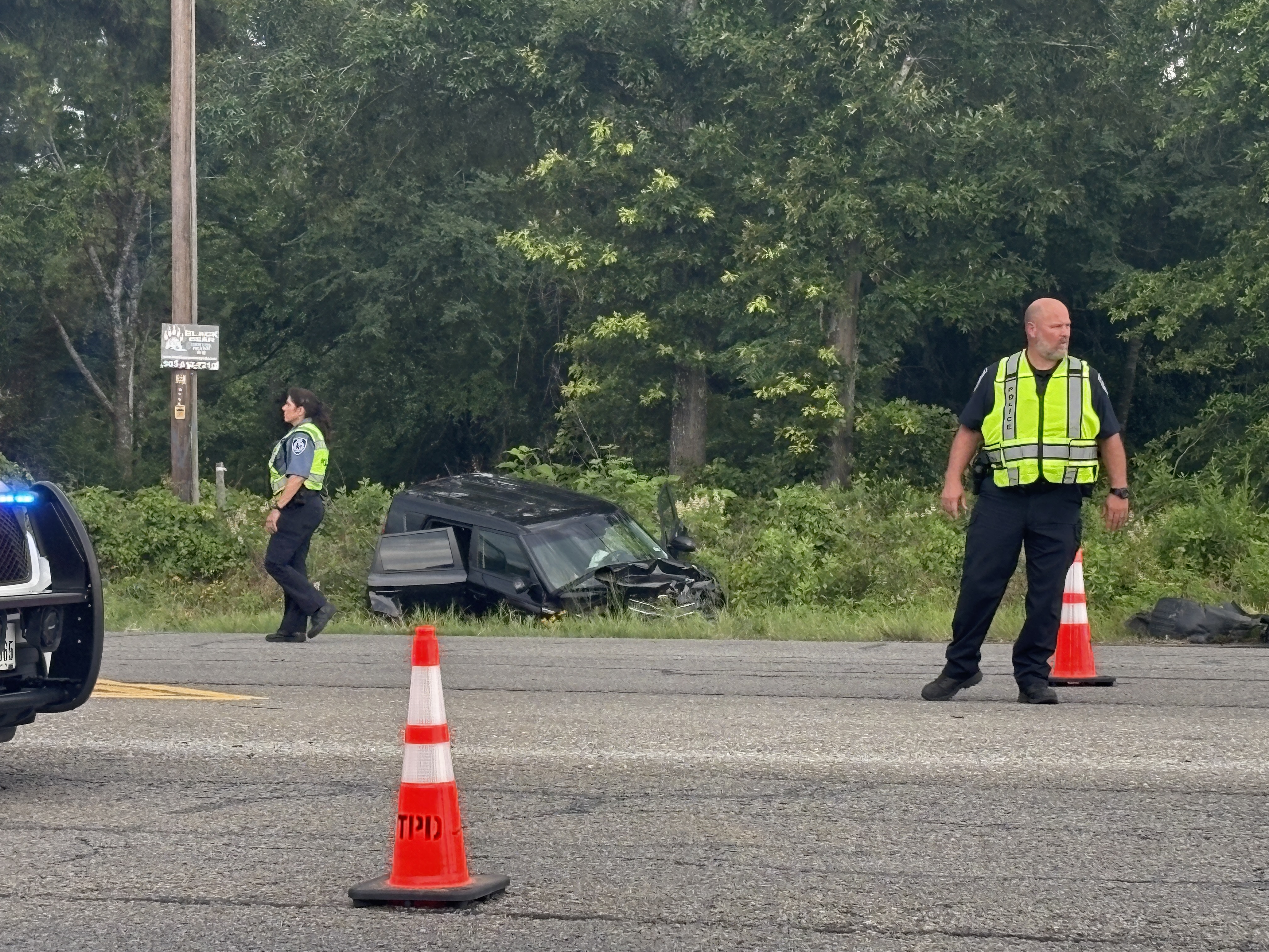 1 hospitalized, traffic slowed following Tyler wreck