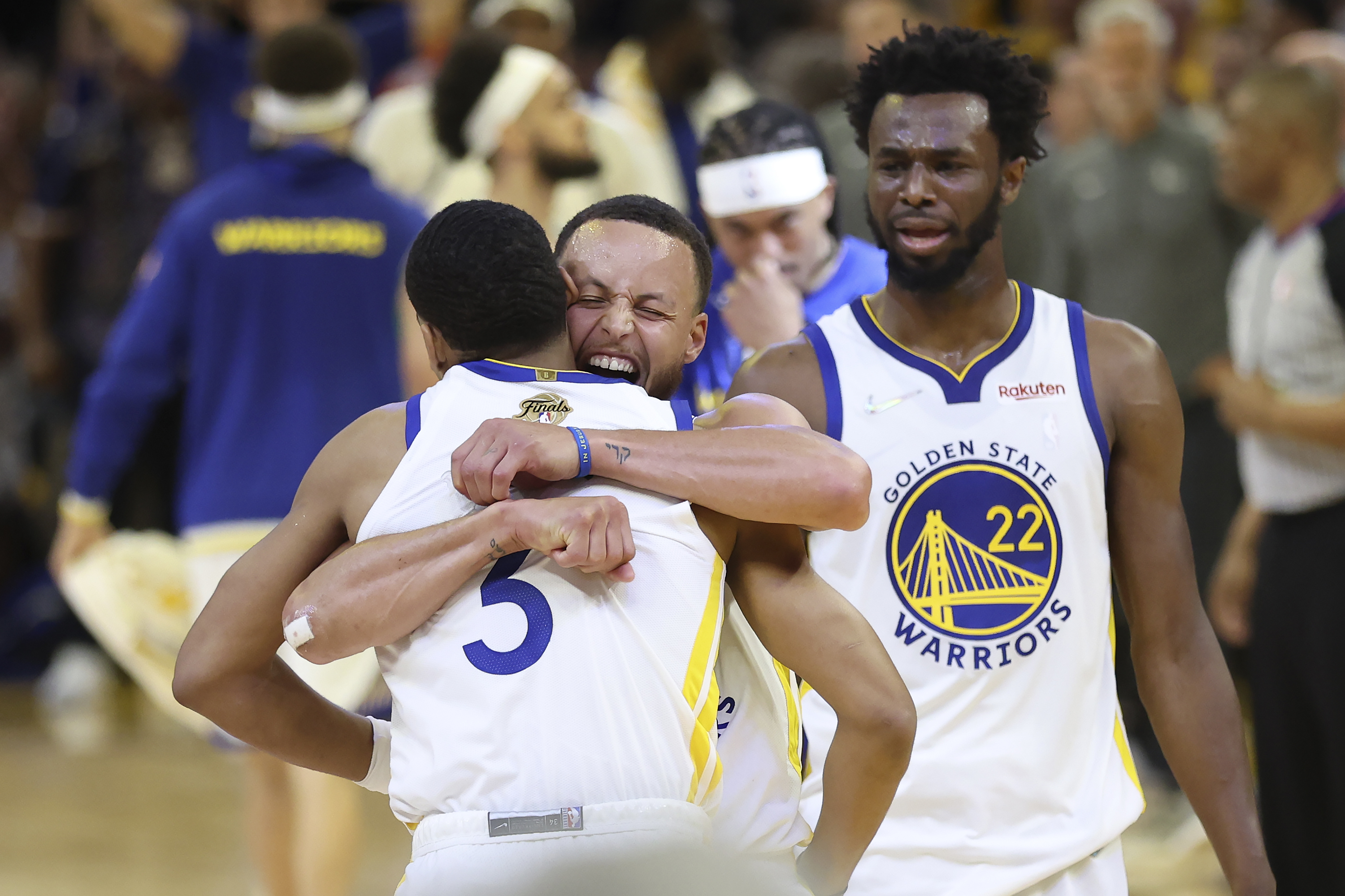 Warriors' Jordan Poole, Klay Thompson hug it out, are 'in the fire together