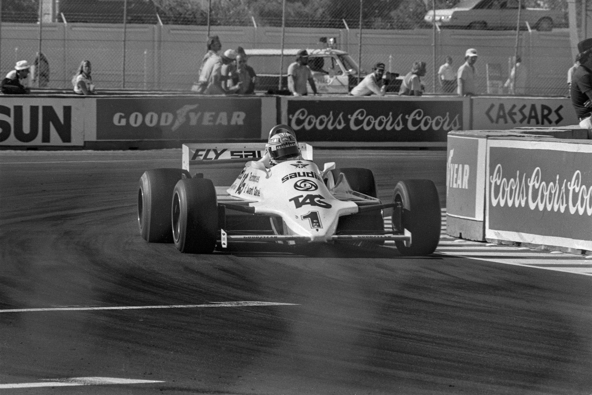 PHOTOS: Remember when F1 was held on Las Vegas Strip at Caesars Palace Grand  Prix?