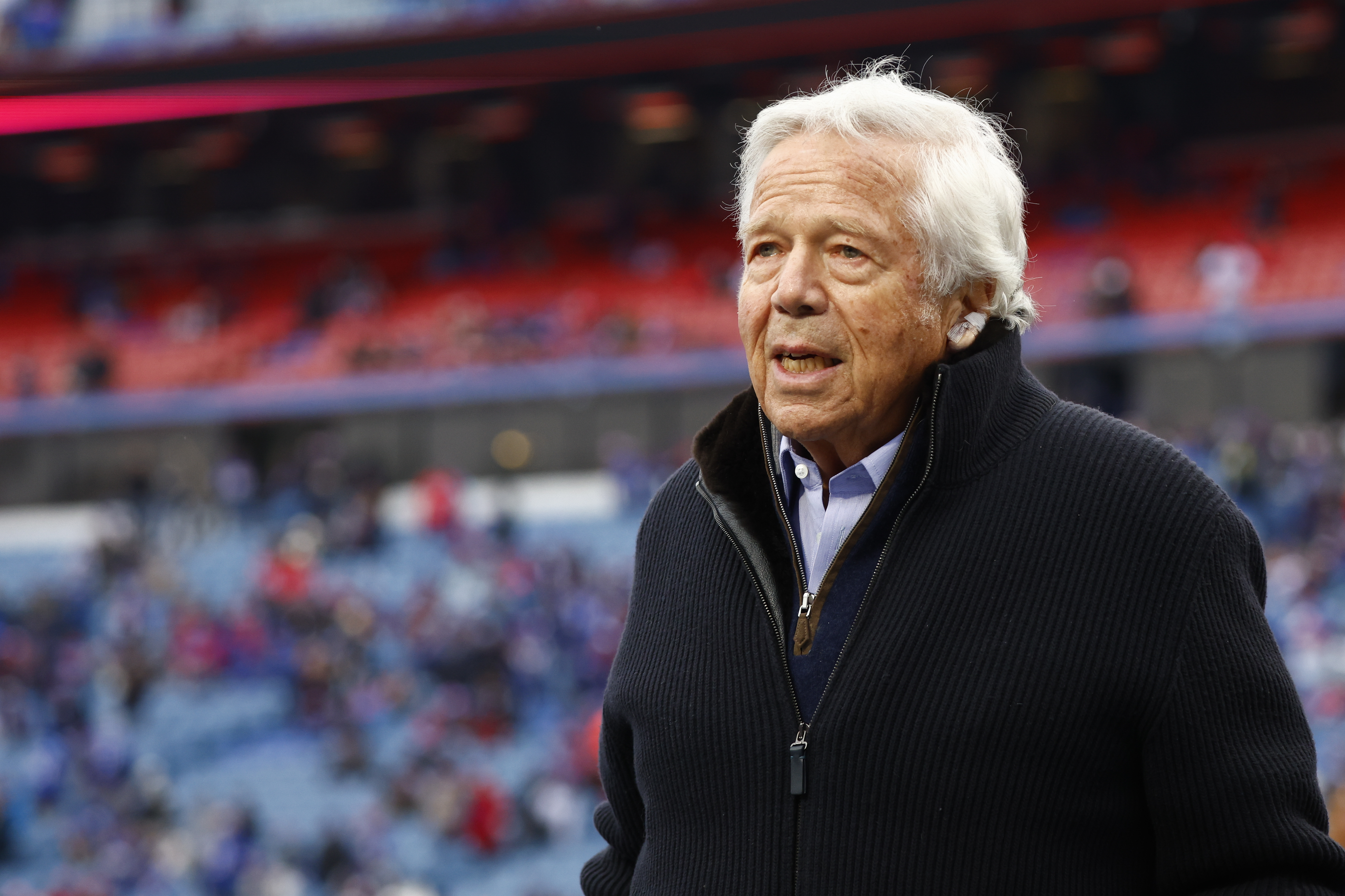 Patriots' Robert Kraft gets engaged, report says