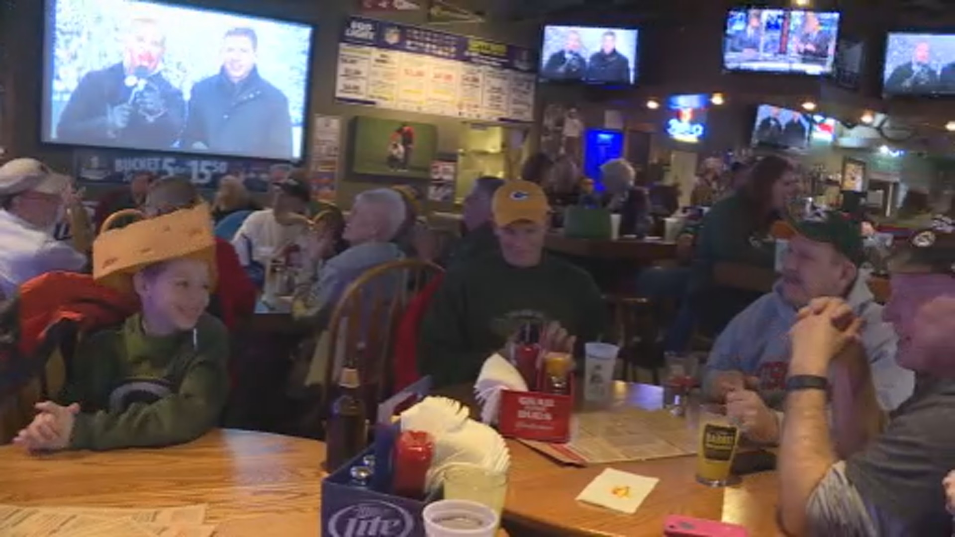 Photos: Packer fans gear up for playoff game