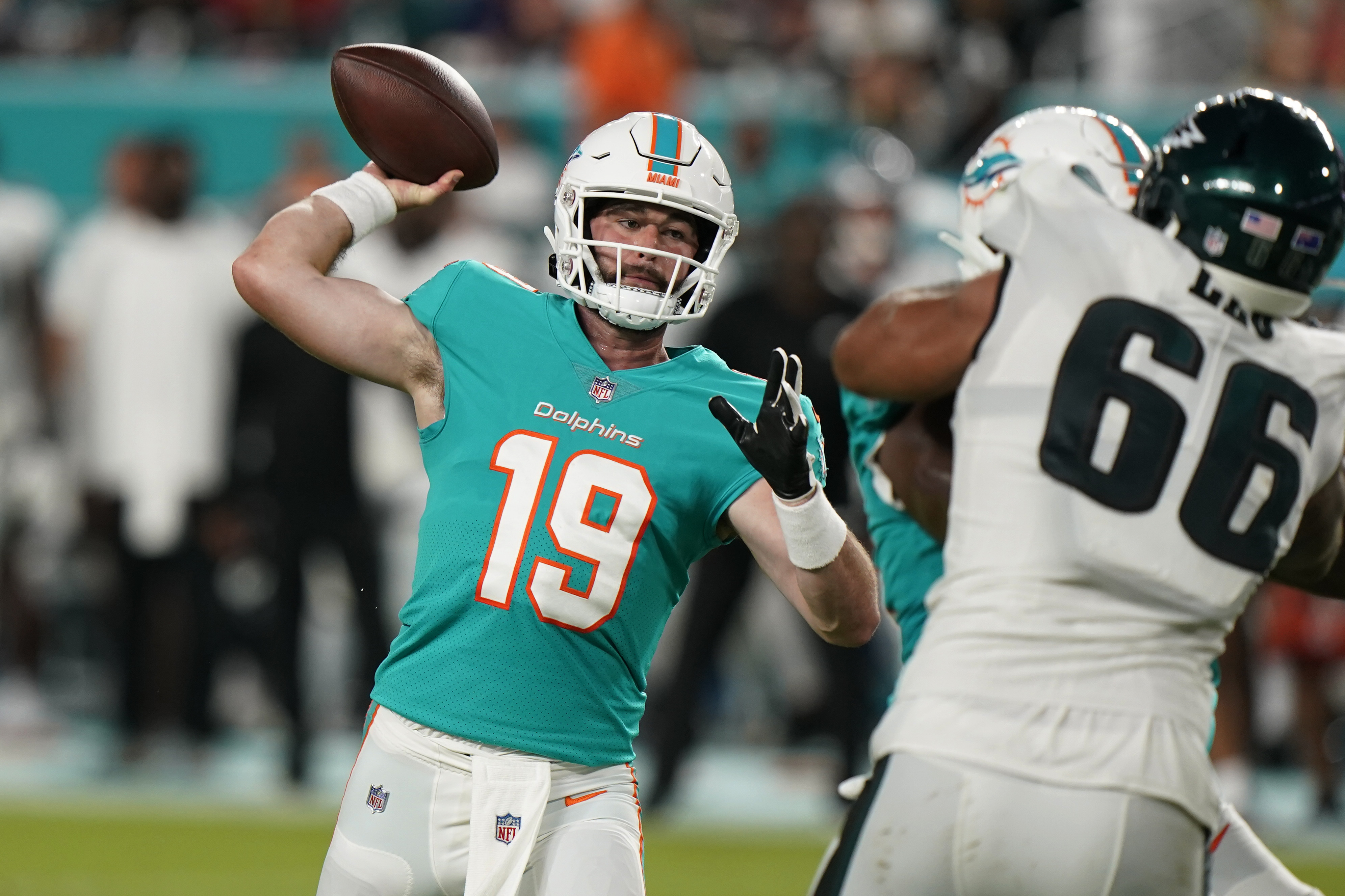 Clinging to playoff hopes, Dolphins turn to rookie Skylar Thompson at QB