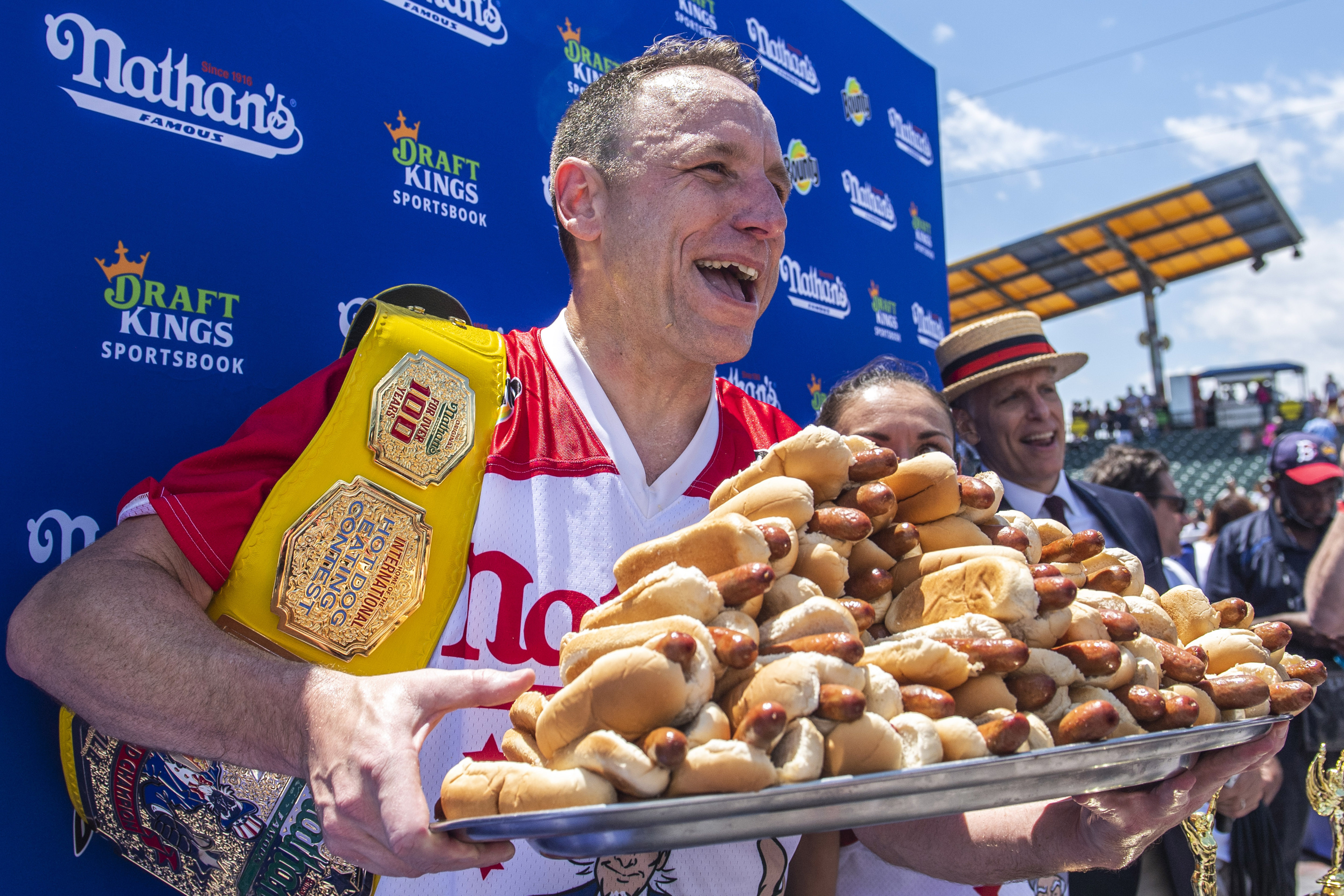 Joey Chestnut reclaims title in Nathan's Famous hot dog eating