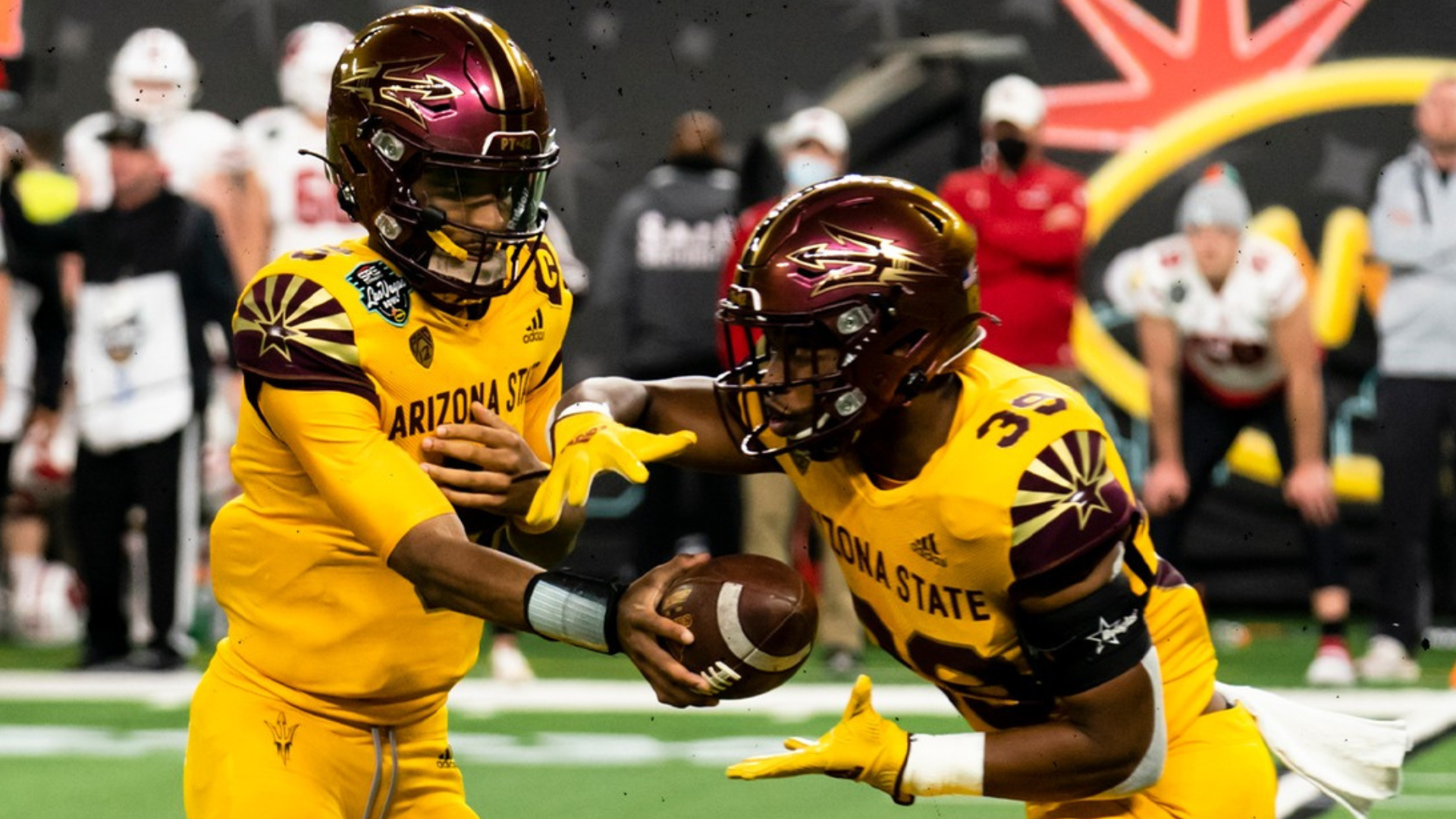 Las Vegas Bowl paying close attention to USC, Wyoming