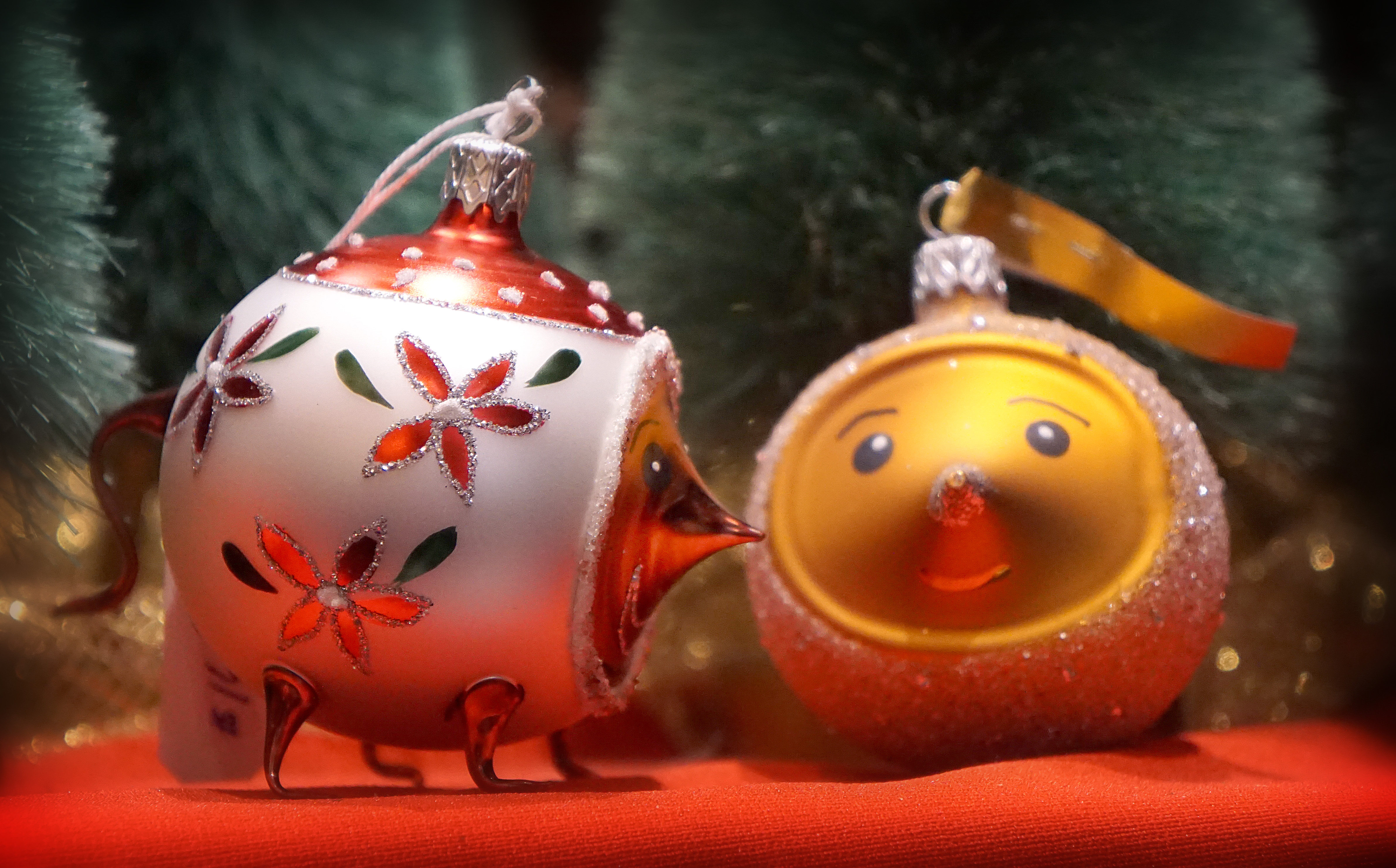 Happier Than A Pig In Mud: C7 or C9 Christmas Bulb Team Ornament