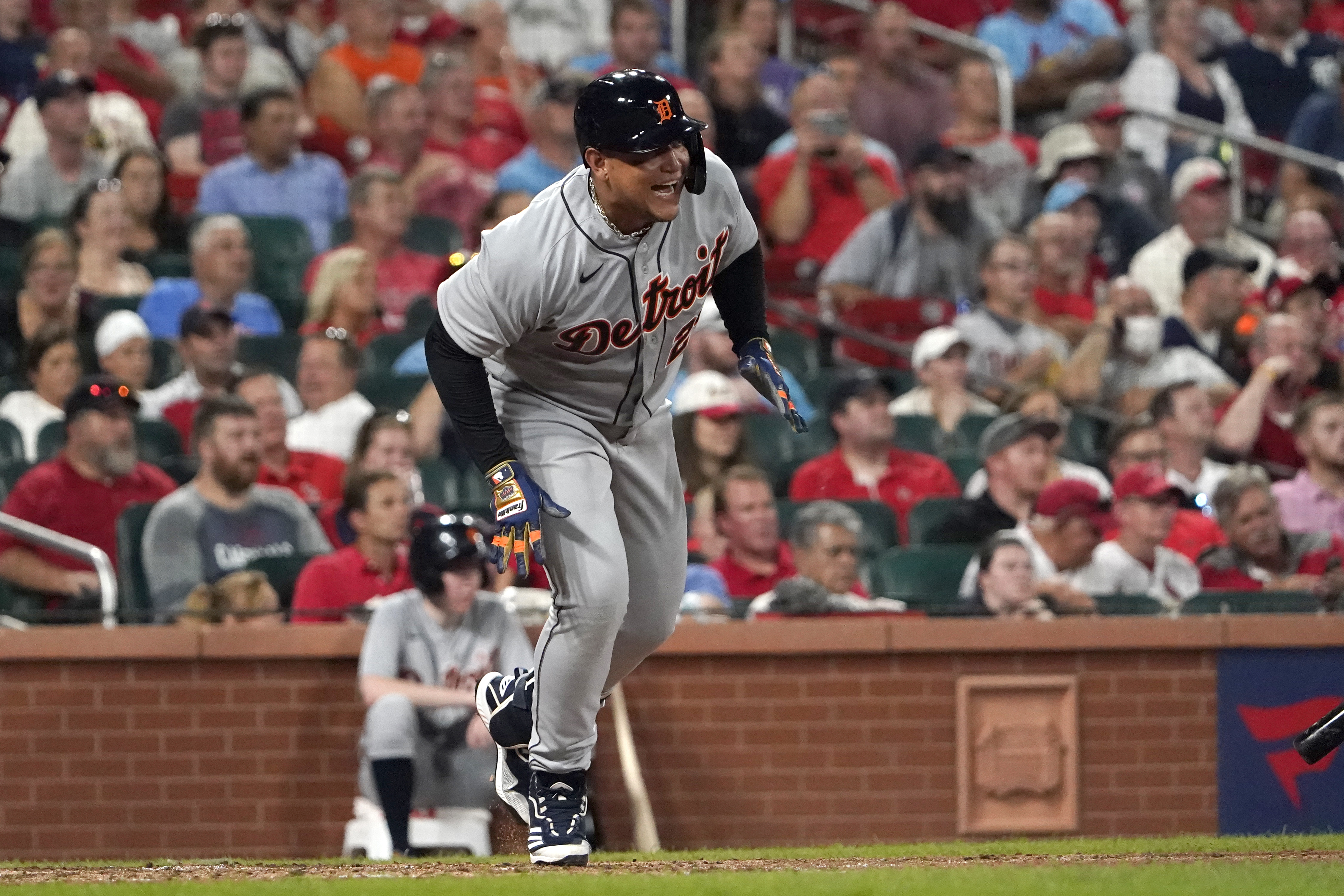 Cabrera hits home run #501 as Tigers hold off Cardinals