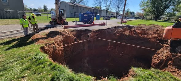 Bowling Green crews working to fill sinkhole at Cambridge and