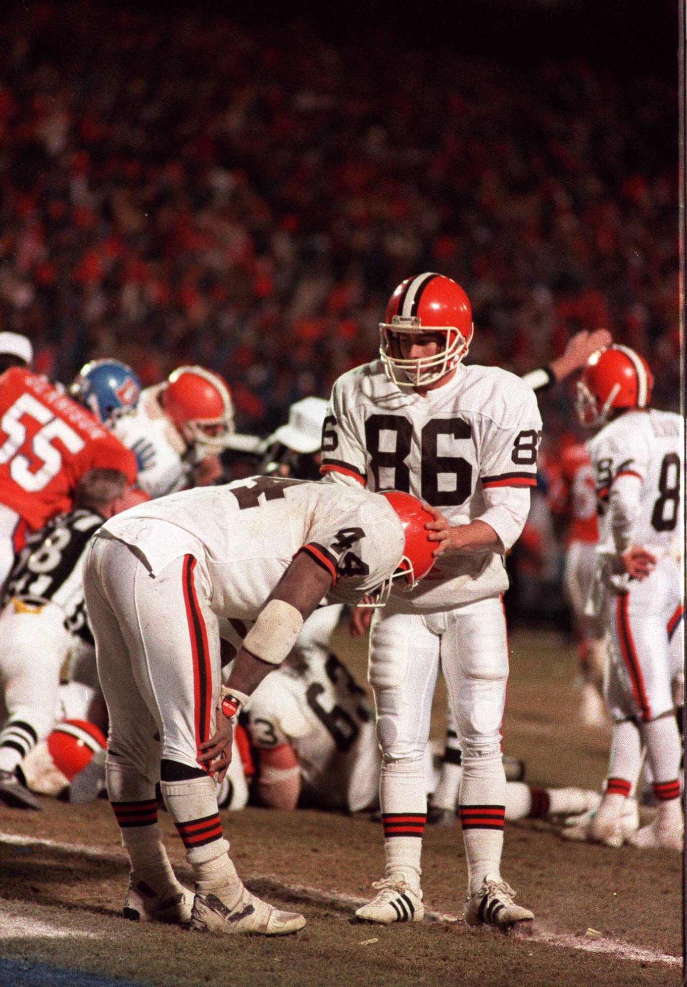 Browns' Kareem Hunt embraces his former head coach after Cleveland falls to  Chiefs in AFC Divisional Round