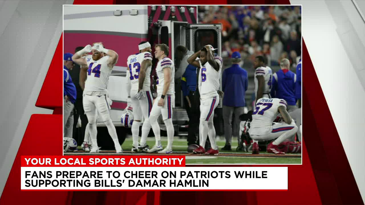 Bills, Patriots players show support for Damar Hamlin before