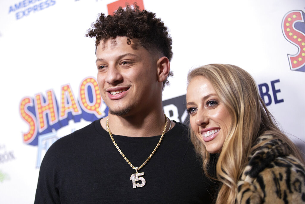 Chiefs QB Mahomes joins ownership group for NWSL team