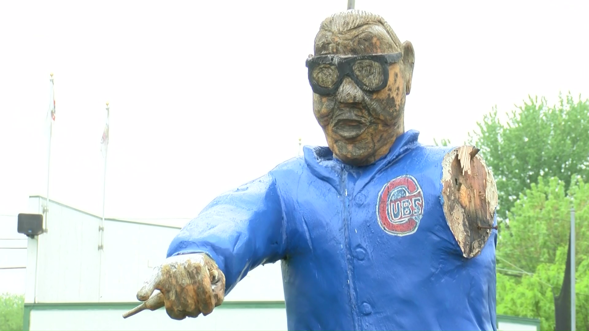 HARRY CARAY statue at WRIGLEY FIELD #ToddNewton #thetattooedtraveler #