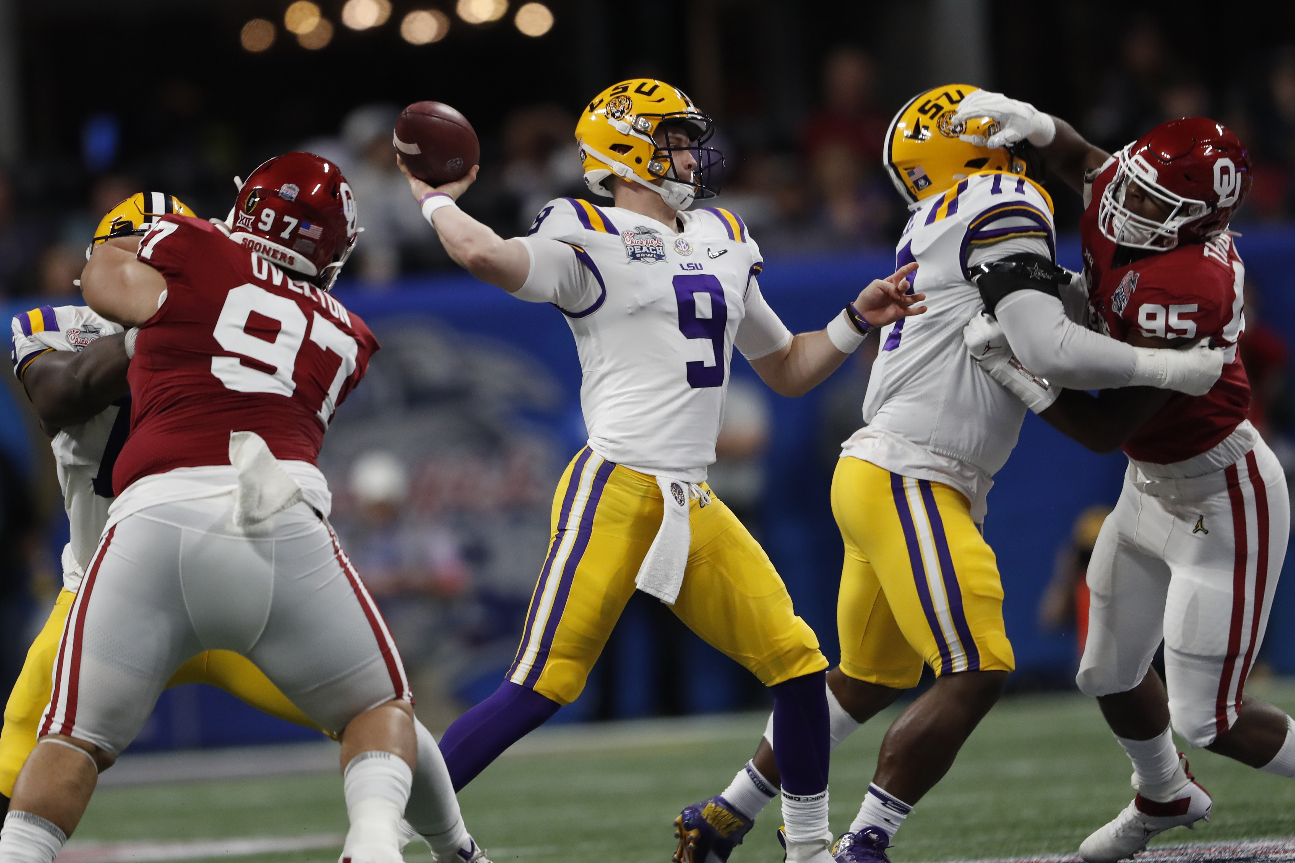 Joe Burrow becomes first LSU football player to win SEC Male Athlete of the  Year