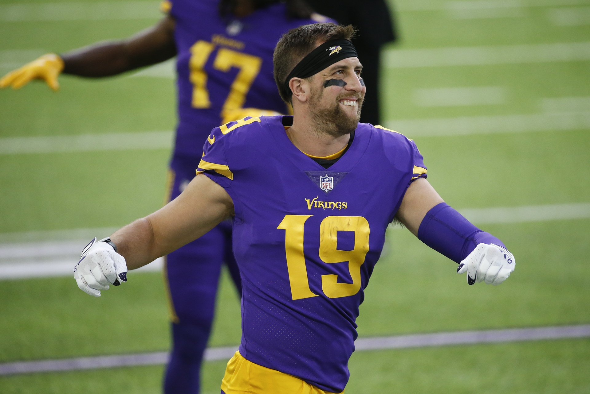 NFL - Vikings to release WR Adam Thielen. (via Tom Pelissero)