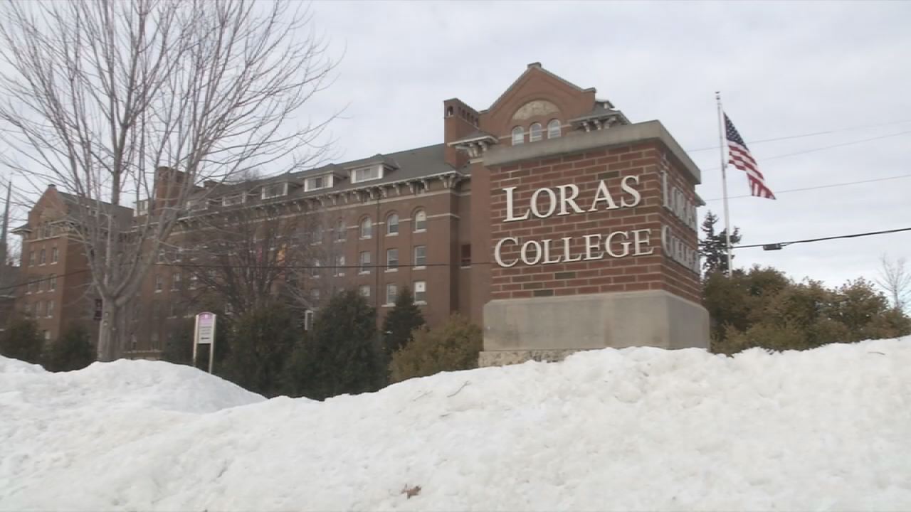 Loras College Encourages Students to Give Back During Lent