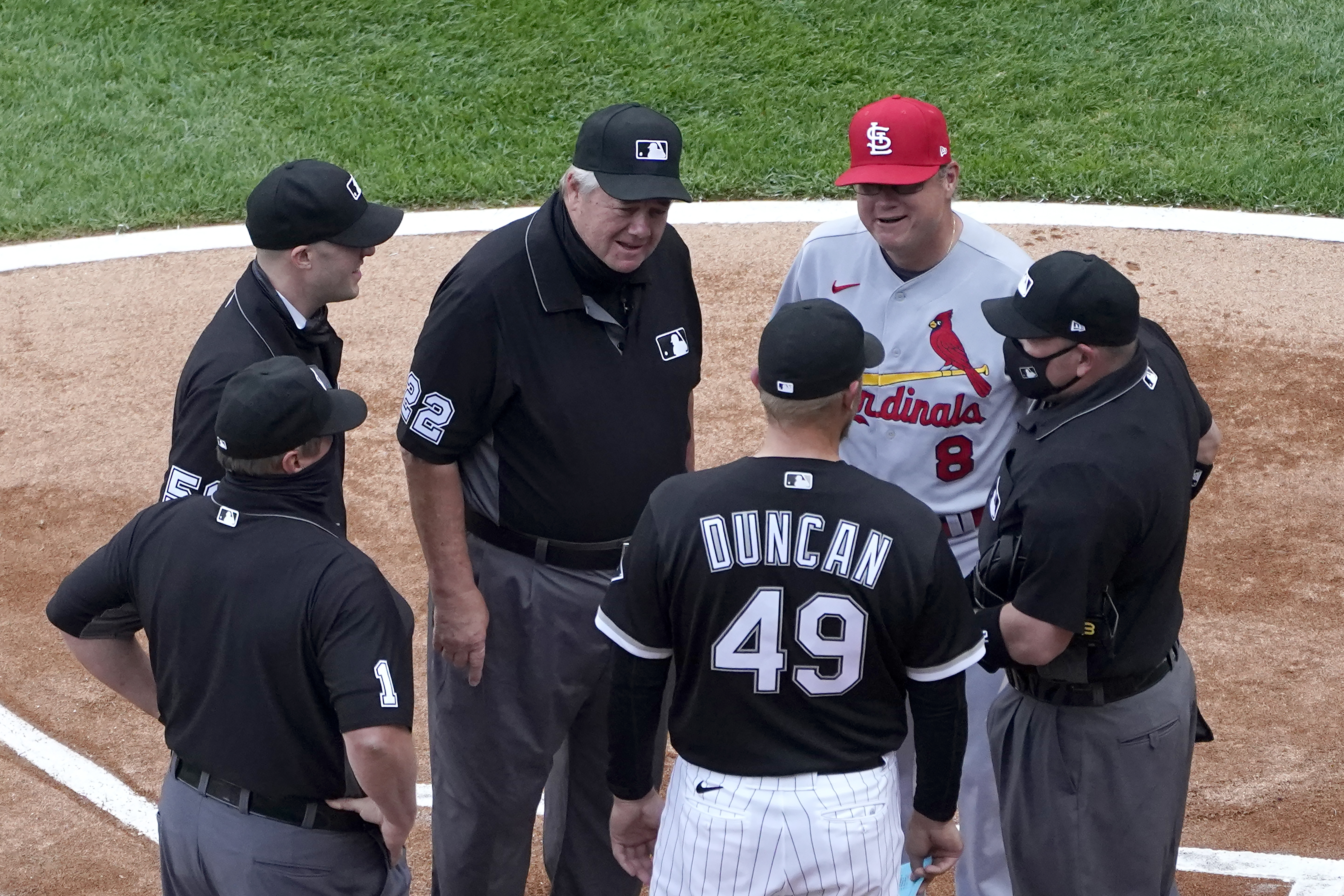 Chicago White Sox Manger Tony La Russa has words with the umpires