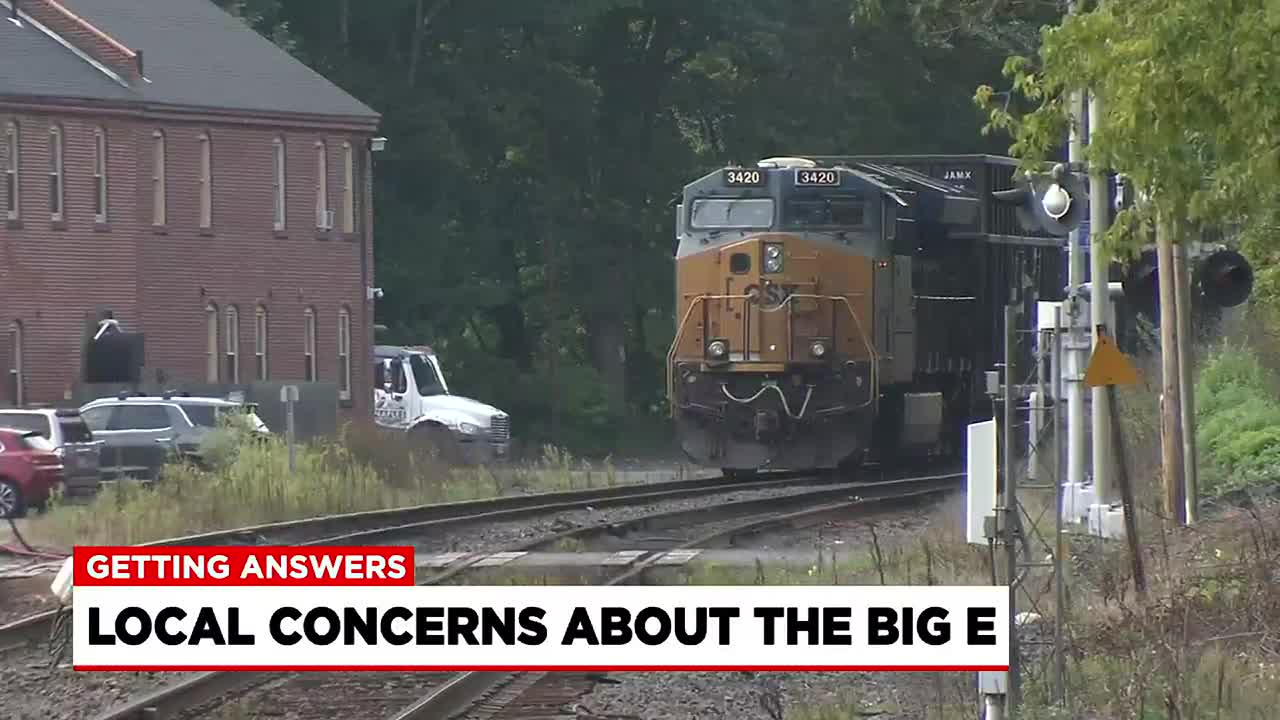 Railroad crossing causes traffic backups around Big E fairgrounds