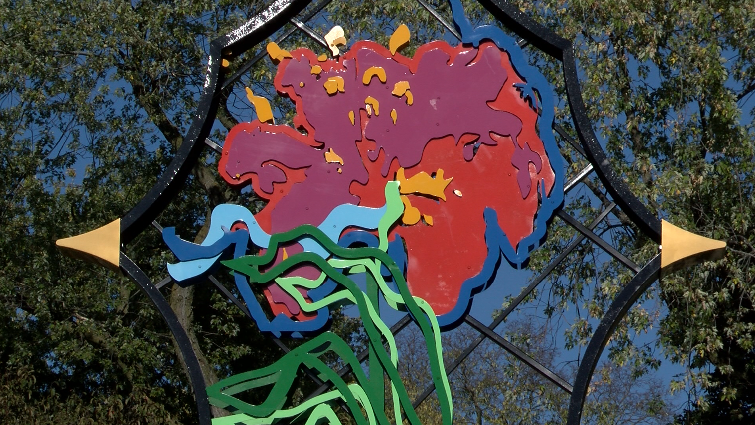 Downtown Fort Wayne sculpture honoring late artist's legacy dedicated