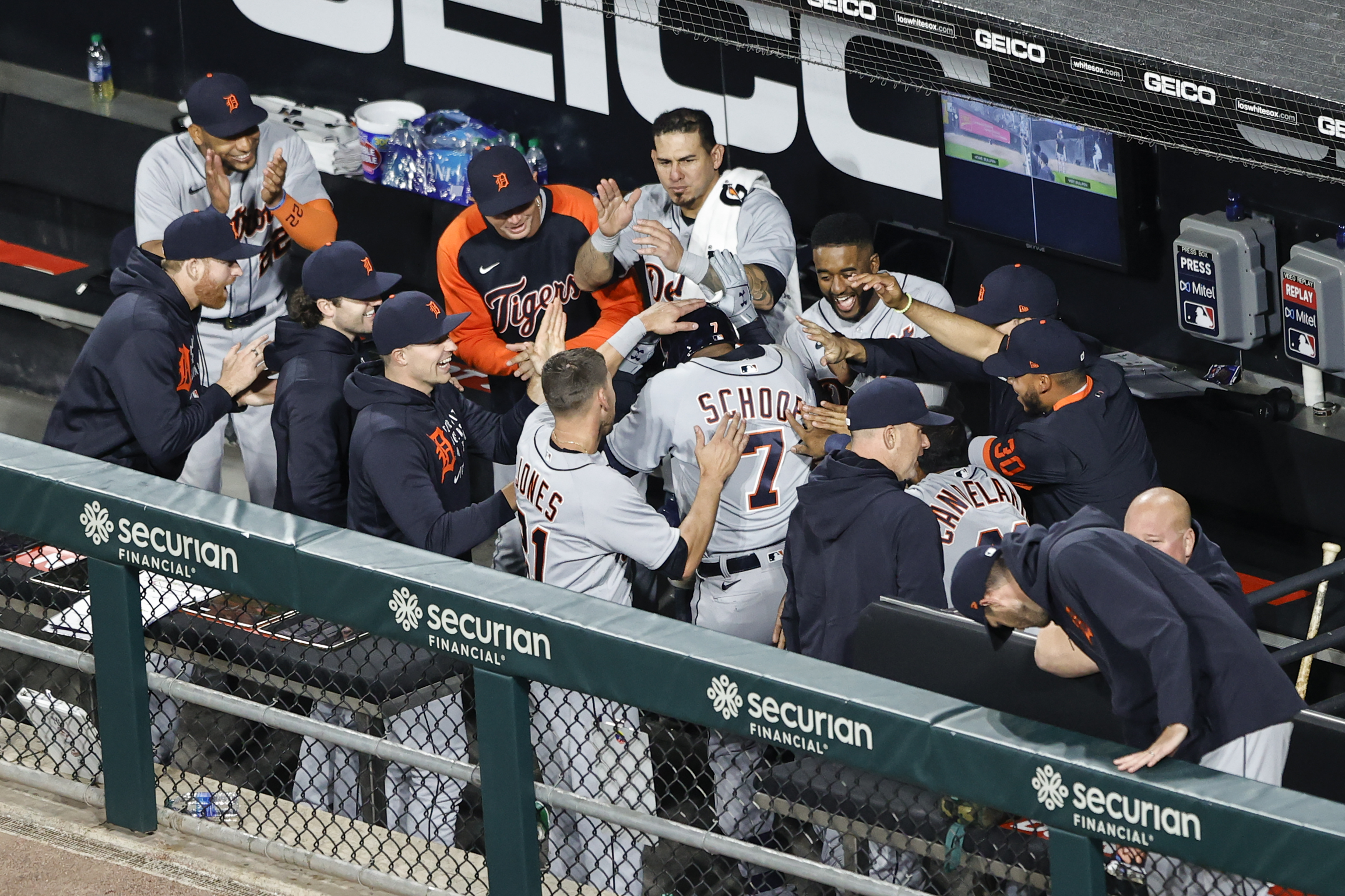 Tigers 5, White Sox 2