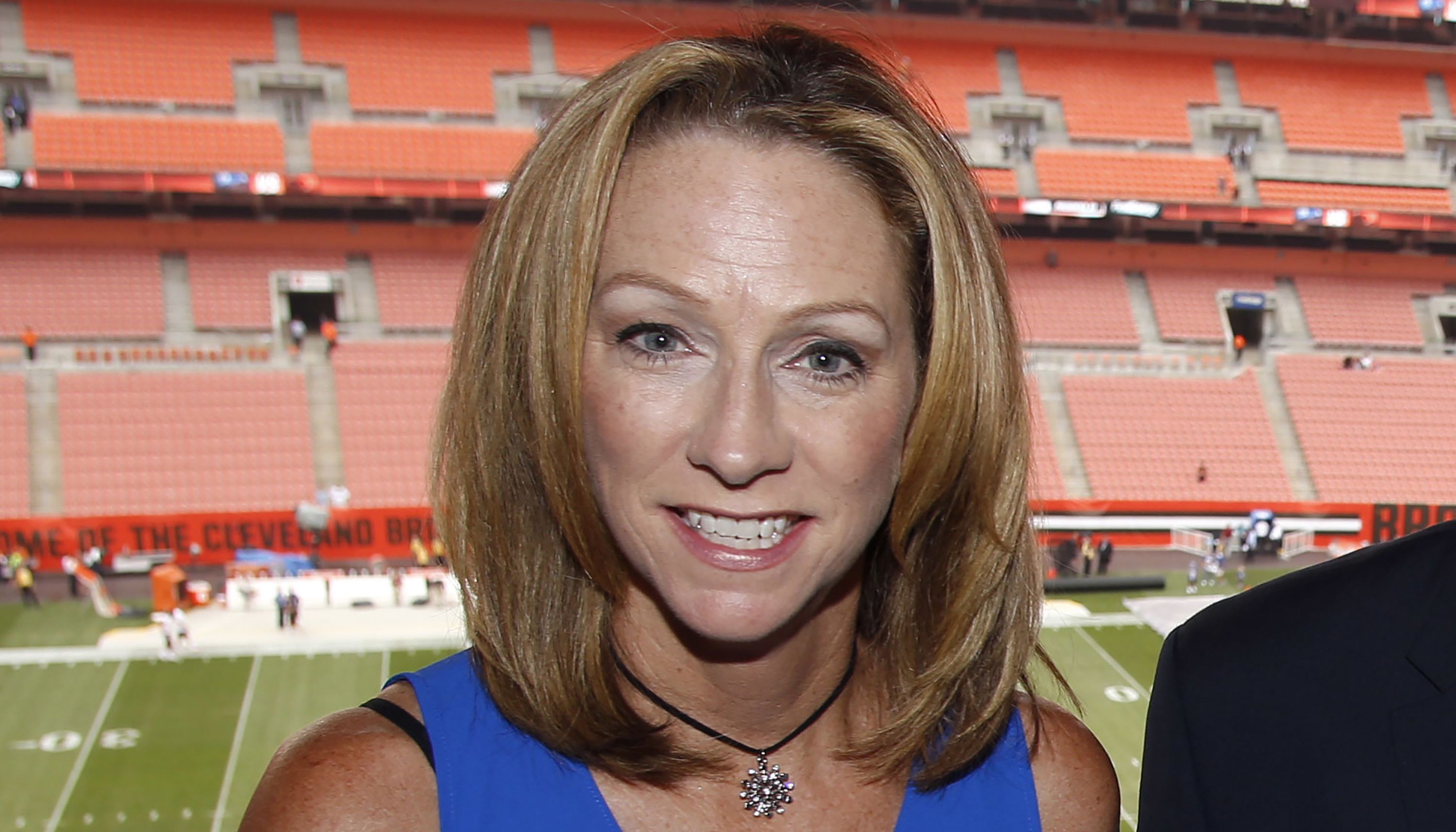 Meet Beth Mowins: MNF announcer explains how to call your first NFL game 