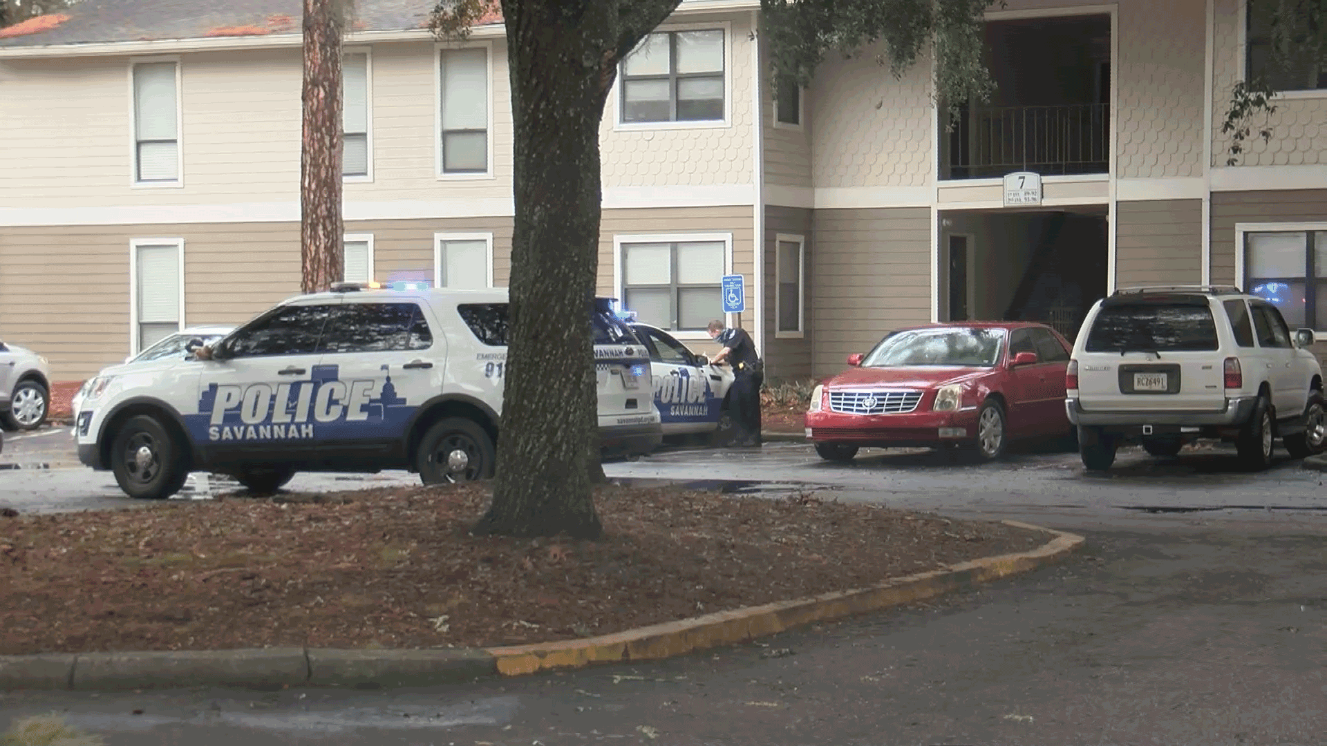 Savannah Police investigate cutting at apartment complex on W Montgomery  Cross Rd.