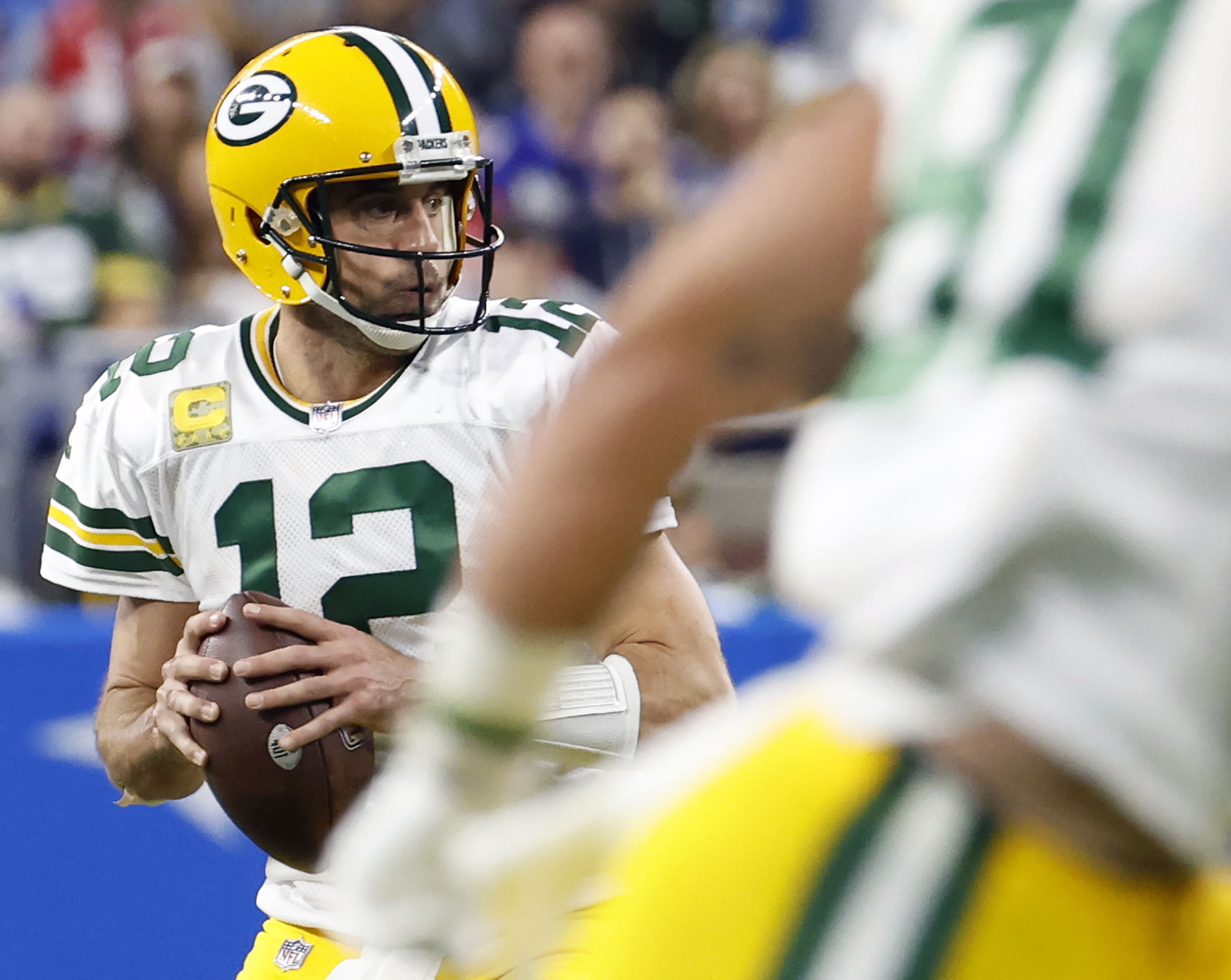 AP source: Jets agree on deal to acquire Aaron Rodgers