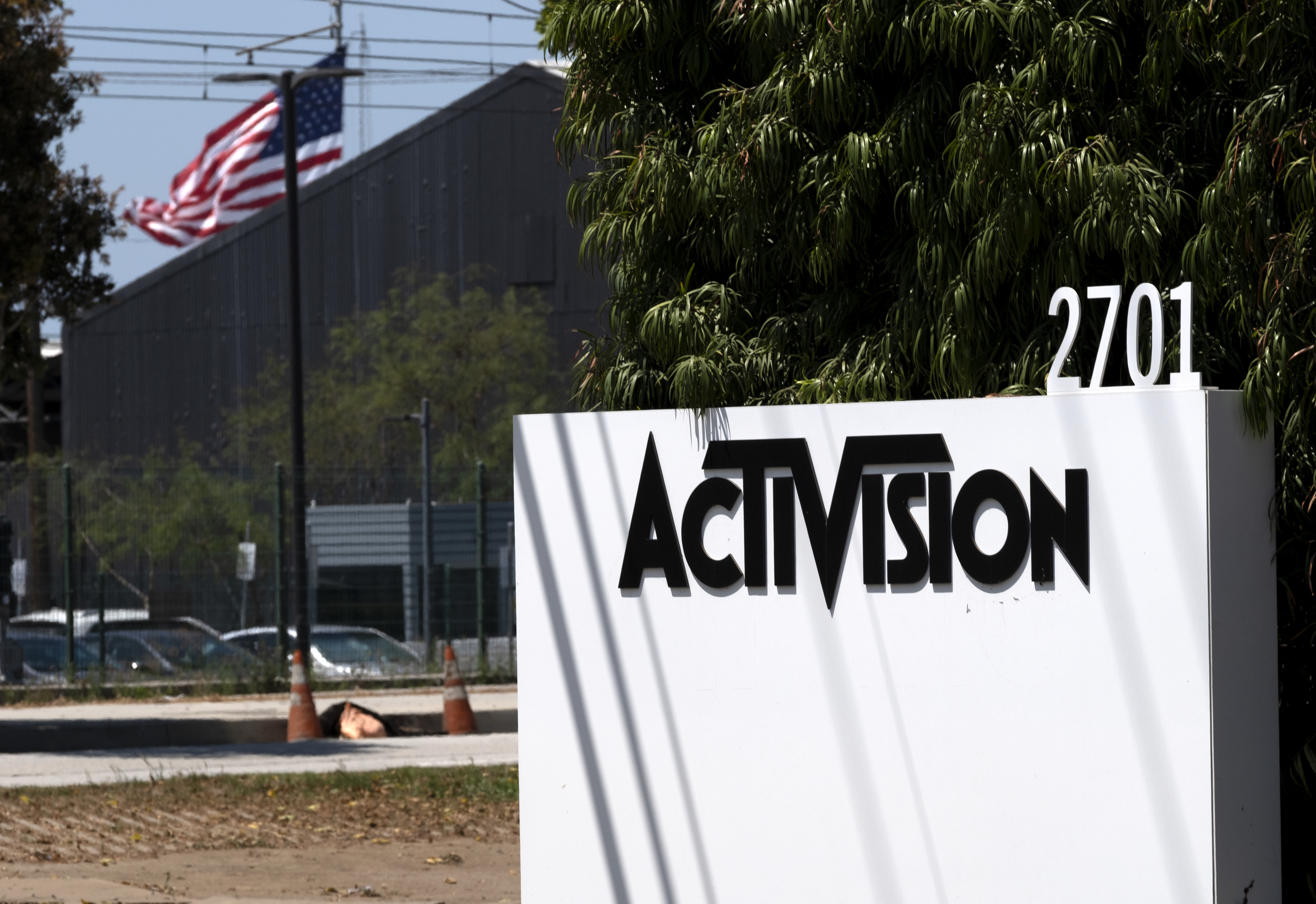 FTC regulators reportedly set to sue to block Microsoft-Activision