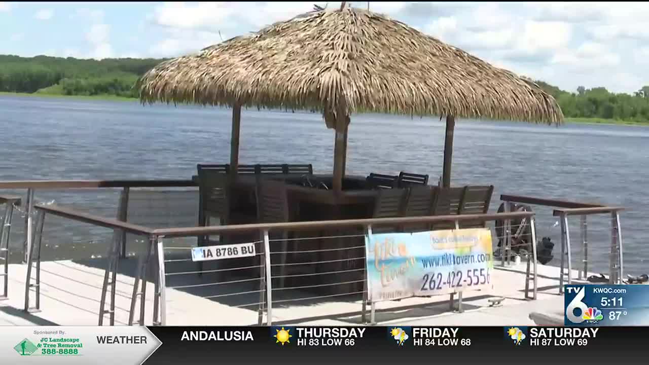 Princeton, Iowa’s ‘Tiki Tavern’ cruising the Mississippi River, image size:1280x720