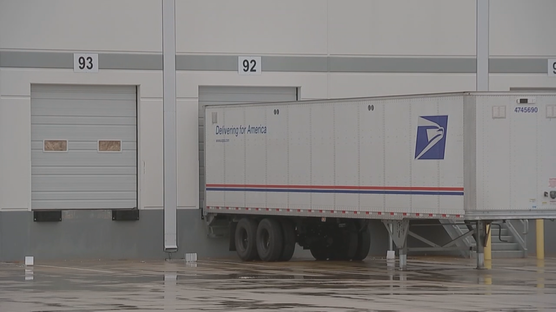 Calls for accountability grow as Houston area mail deliveries