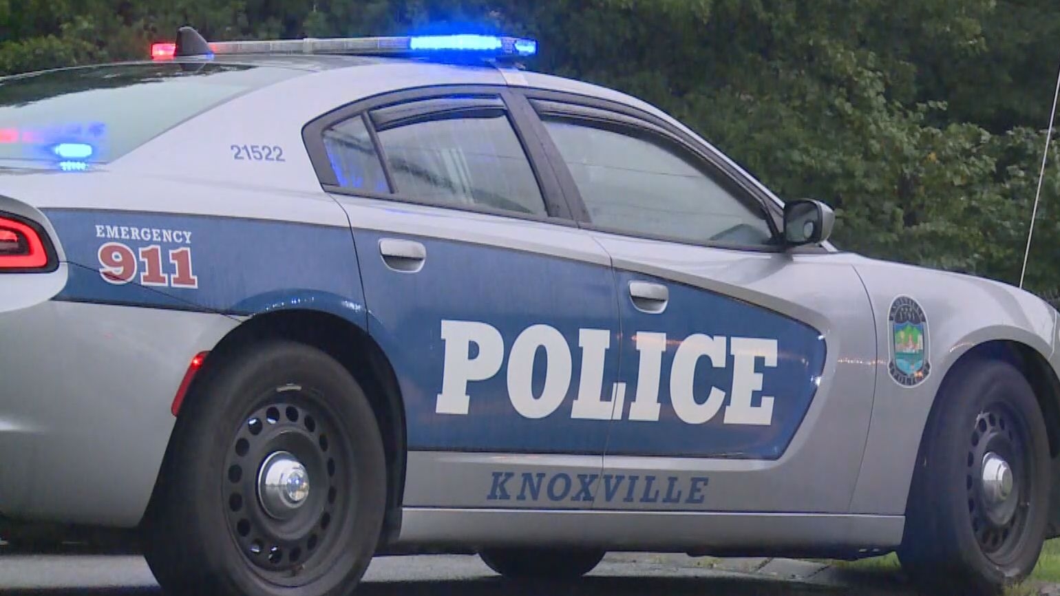 Crash closes Oak Ridge Highway, Knoxville police say