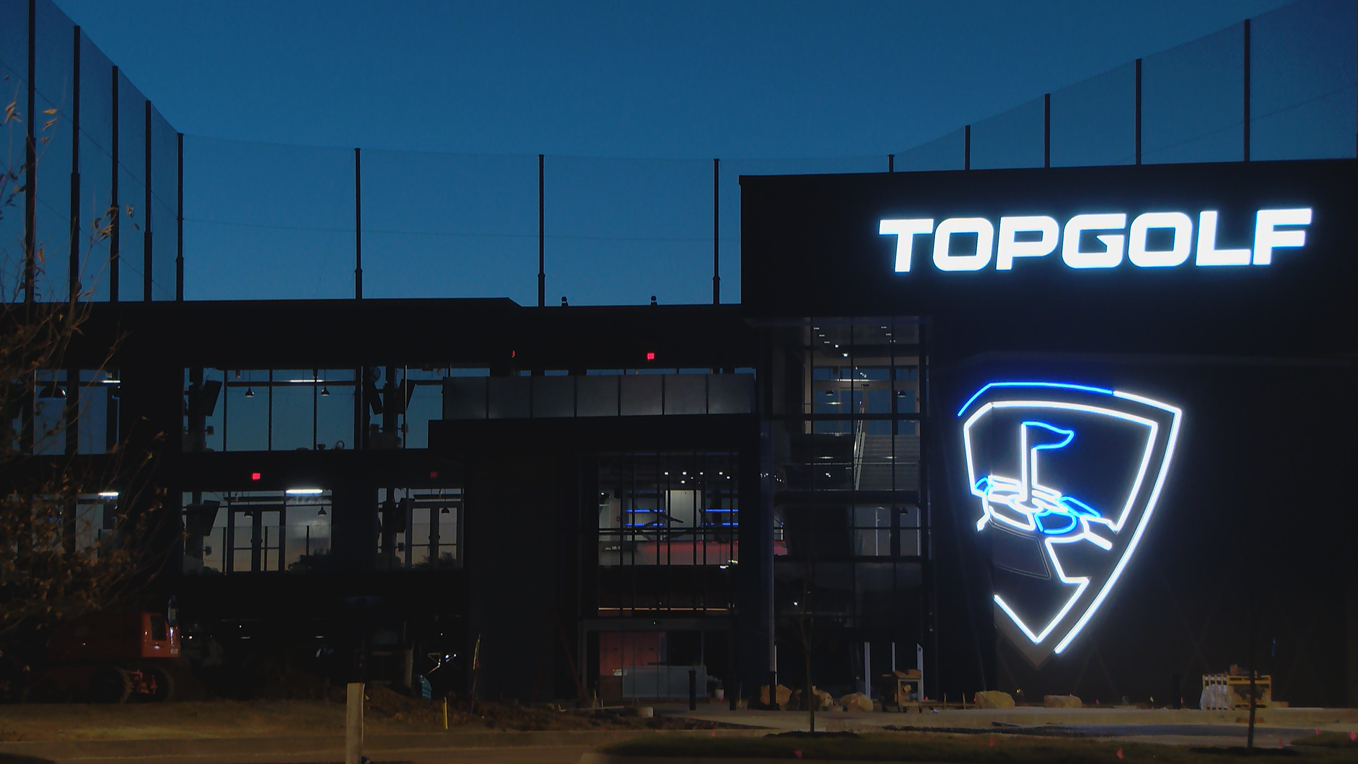 Topgolf on X: 🚨VENUE ANNOUNCEMENT: Topgolf Las Vegas will reopen June  18th!  / X