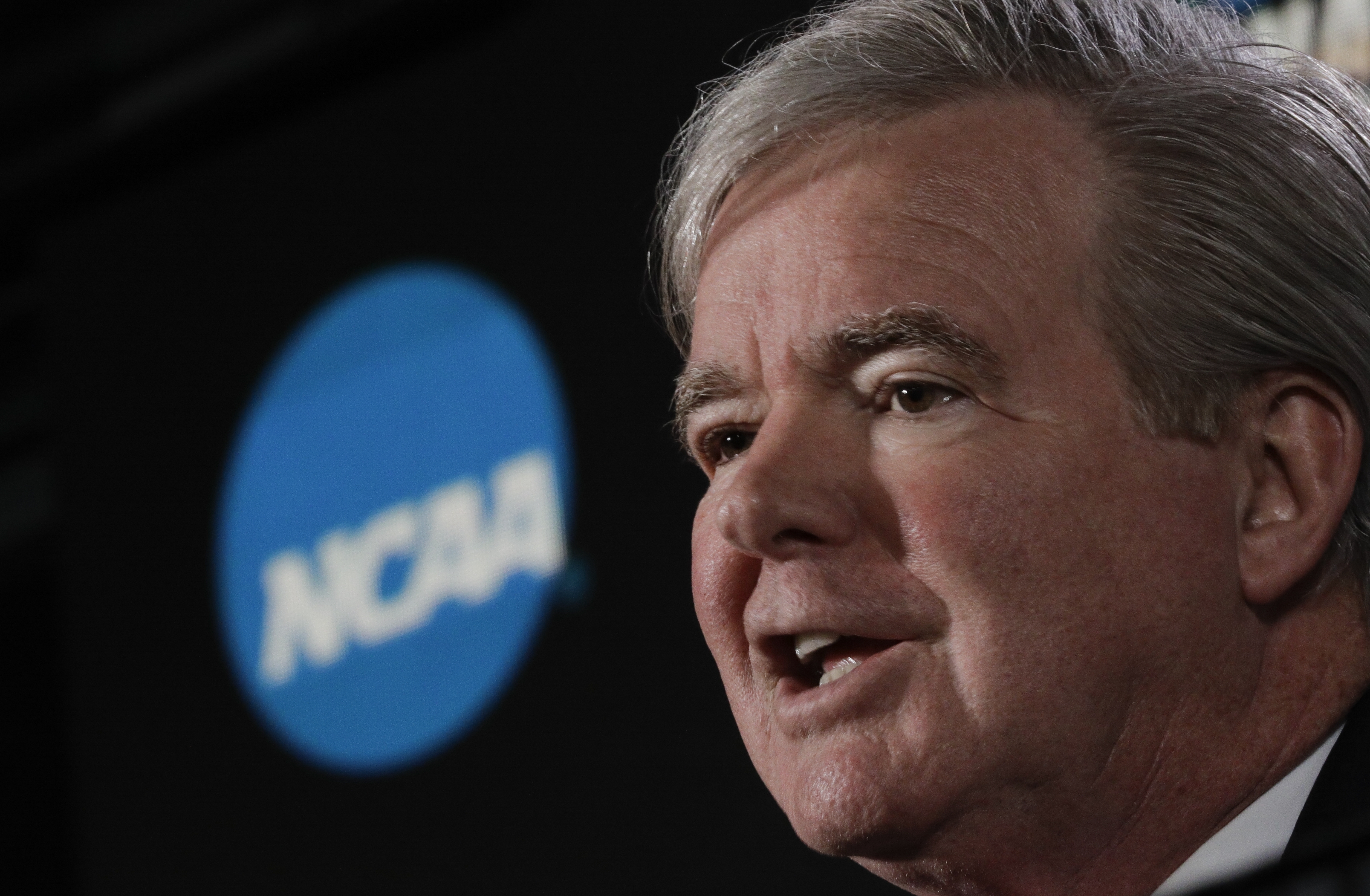 ncaa-extends-contract-of-president-mark-emmert-through-2025