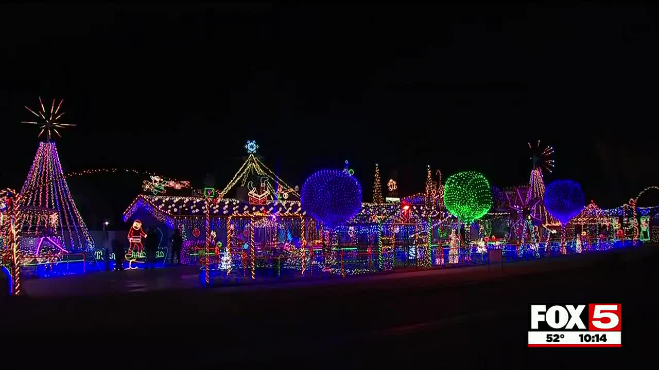 Annual holiday house lights up season in Boulder City