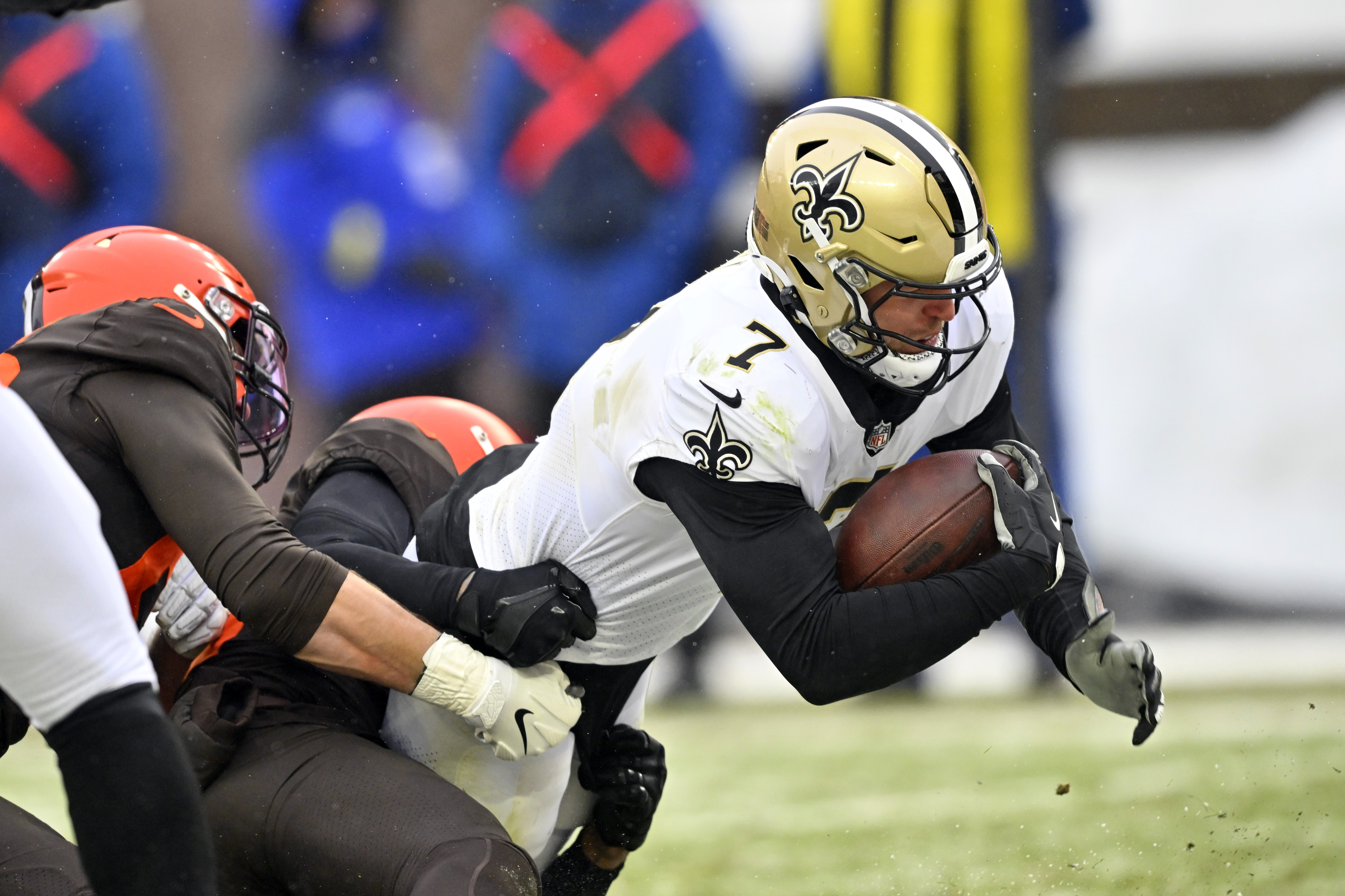 Browns freeze up in Christmas Eve performance against New Orleans Saints 