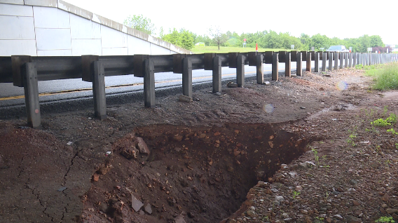Sinkhole ‪ I-80 sinkhole closure: NJDOT says repair work in Wharton, NJ