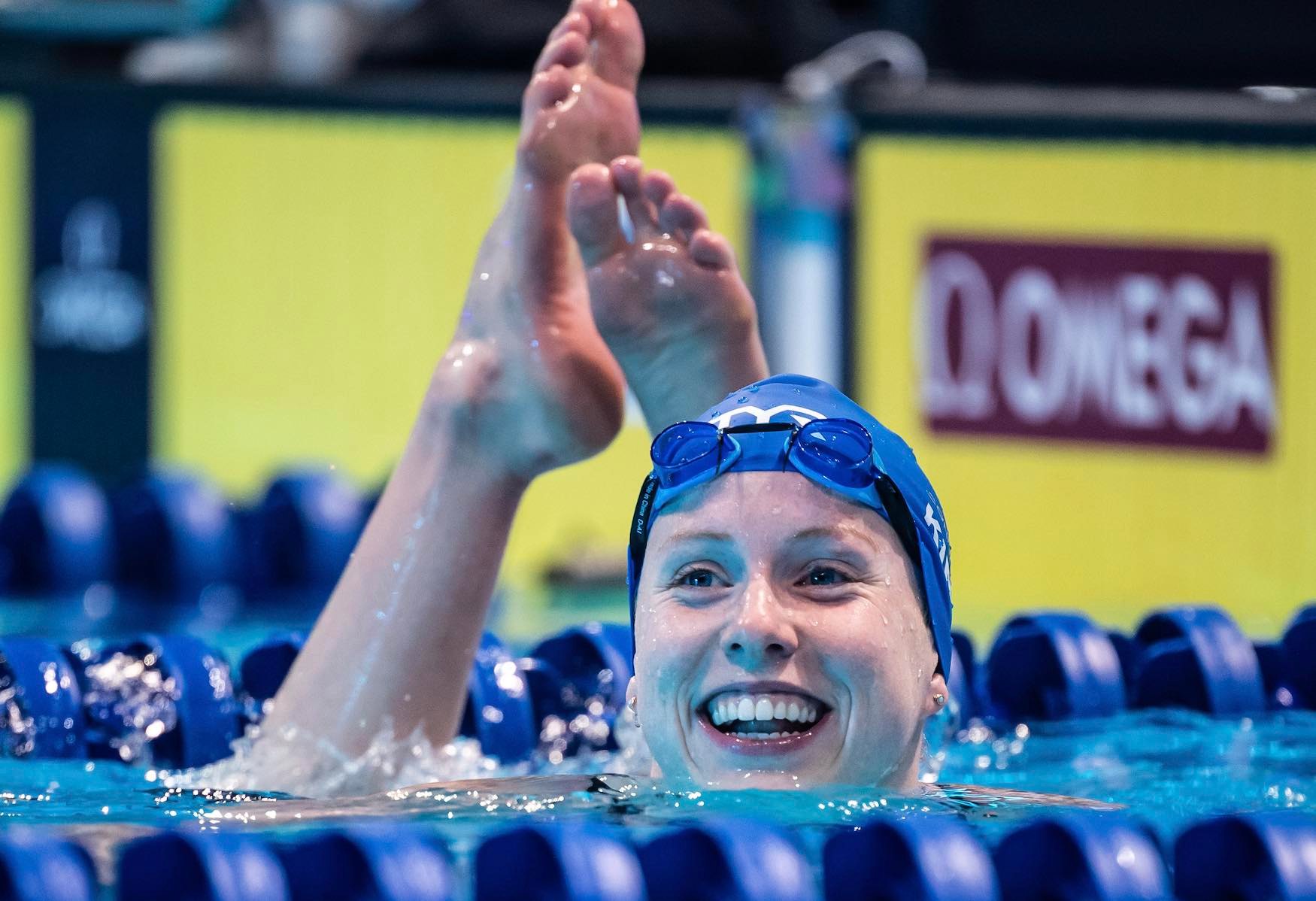 Lilly King earns 5 medals, breaks world record at 2022 World Swimming Championship