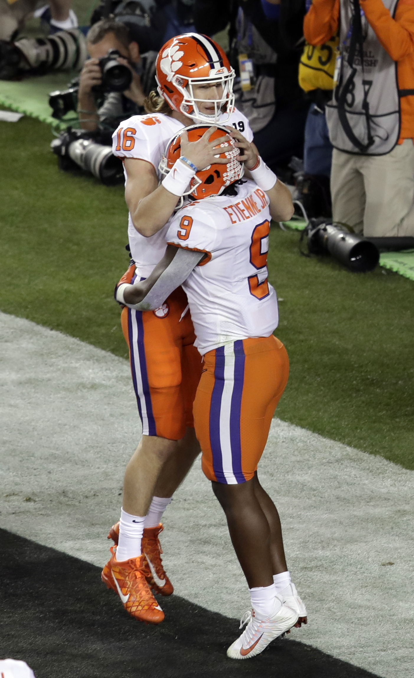 Clemson duo of QB Trevor Lawrence, RB Travis Etienne in line for Heisman –  The Denver Post