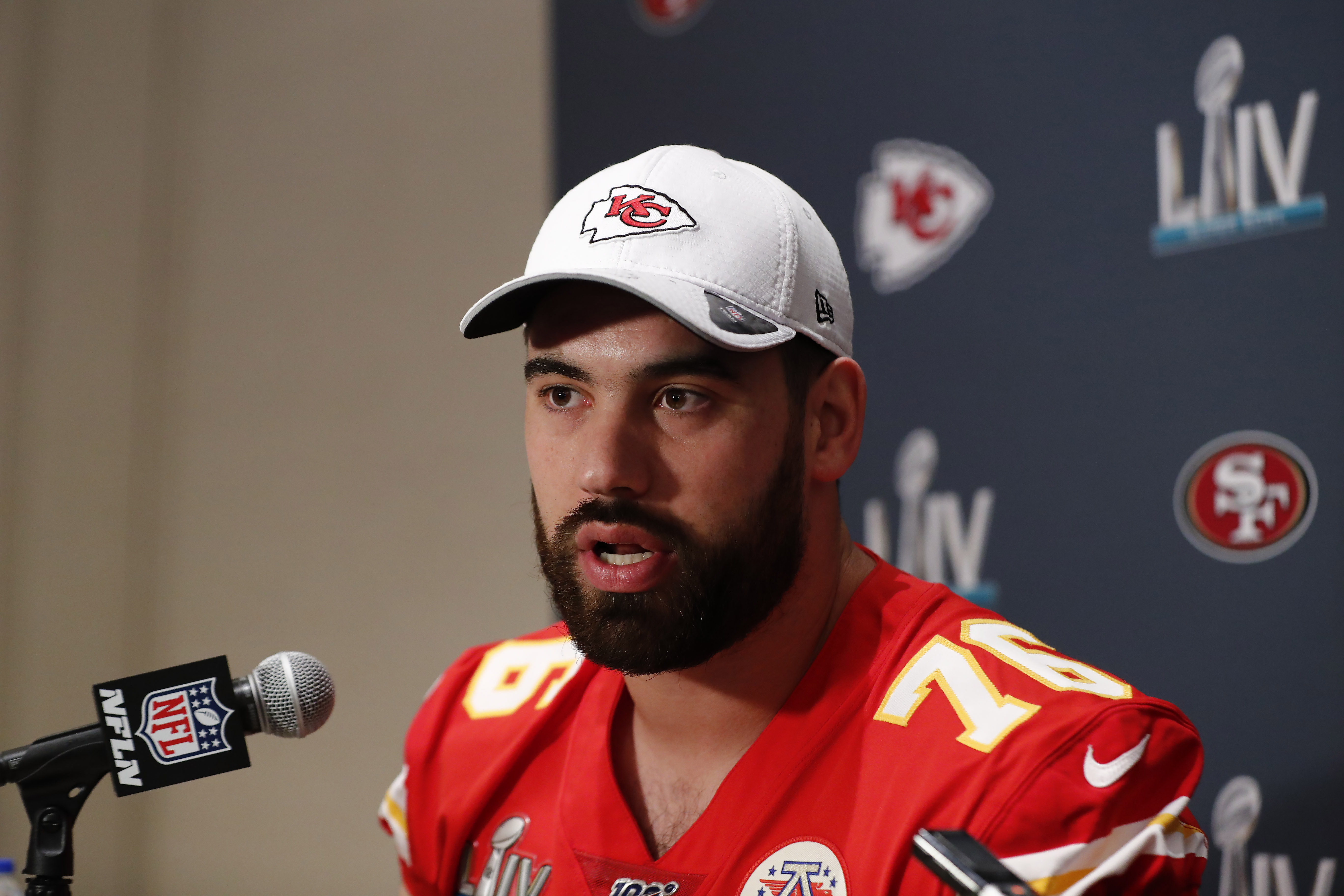 Former Chiefs lineman Laurent Duvernay-Tardif officially retires