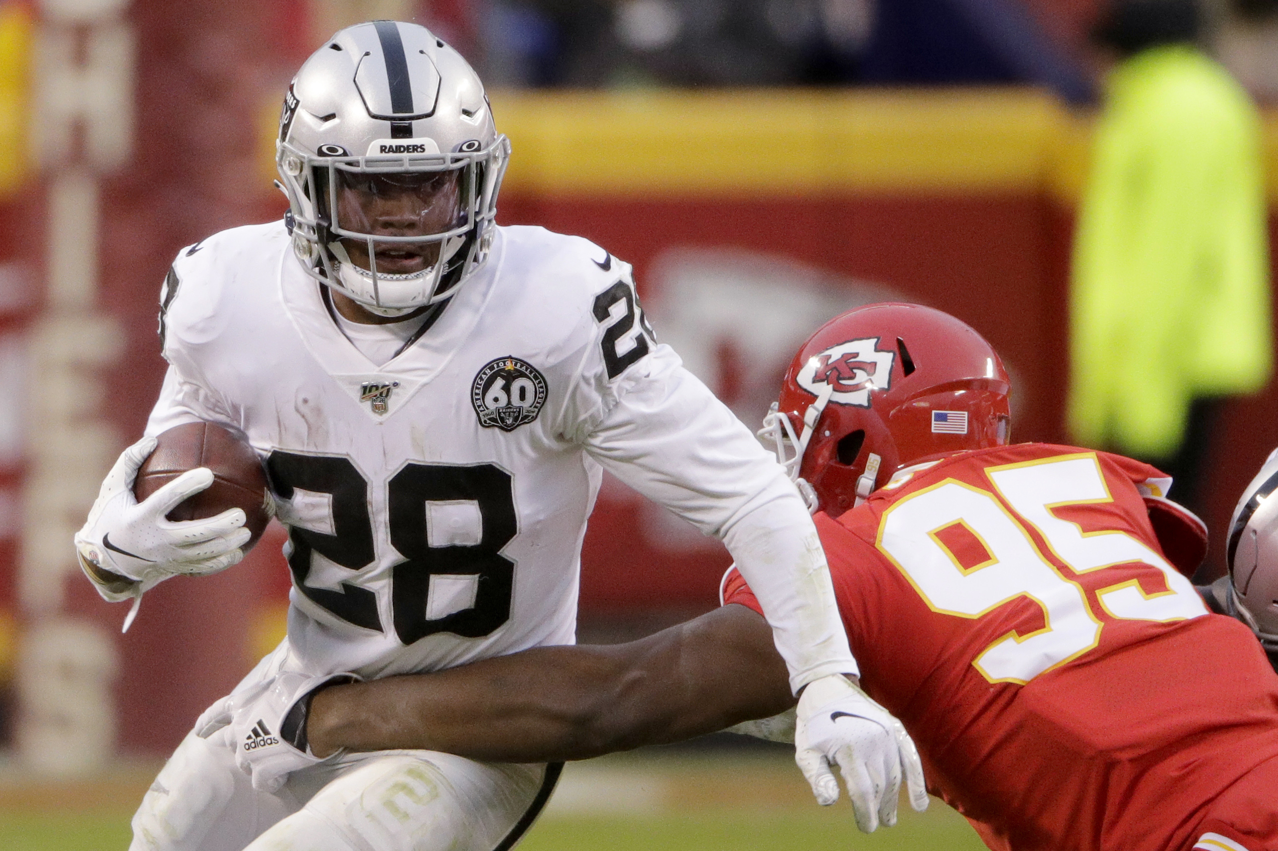 Chiefs use nonexclusive franchise tag on Chris Jones