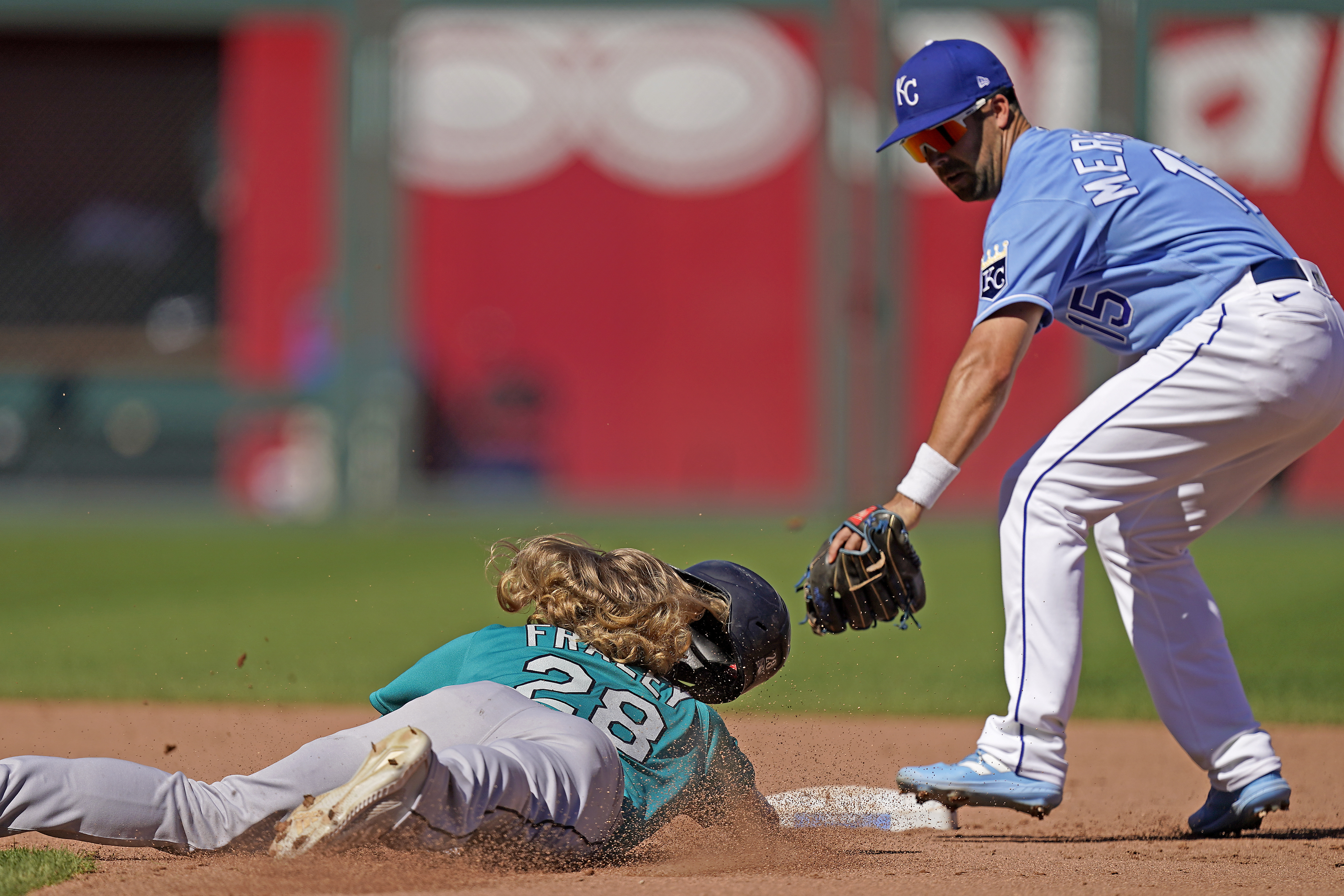 Jarred Kelenic's double, Logan Gilbert's strong start help