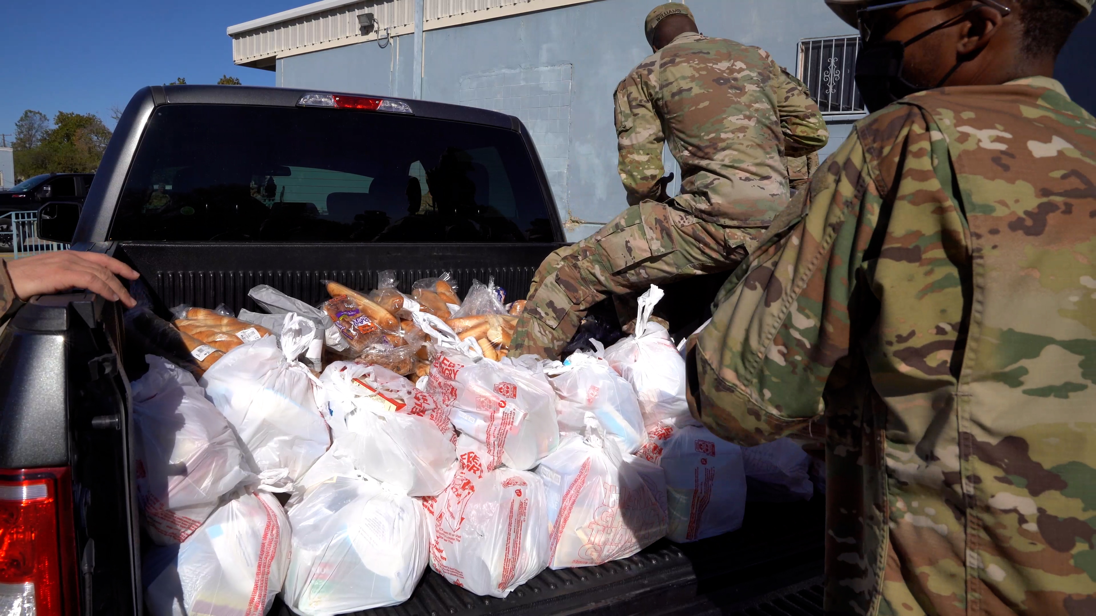 Fort Hood Families Receive Thanksgiving Basket