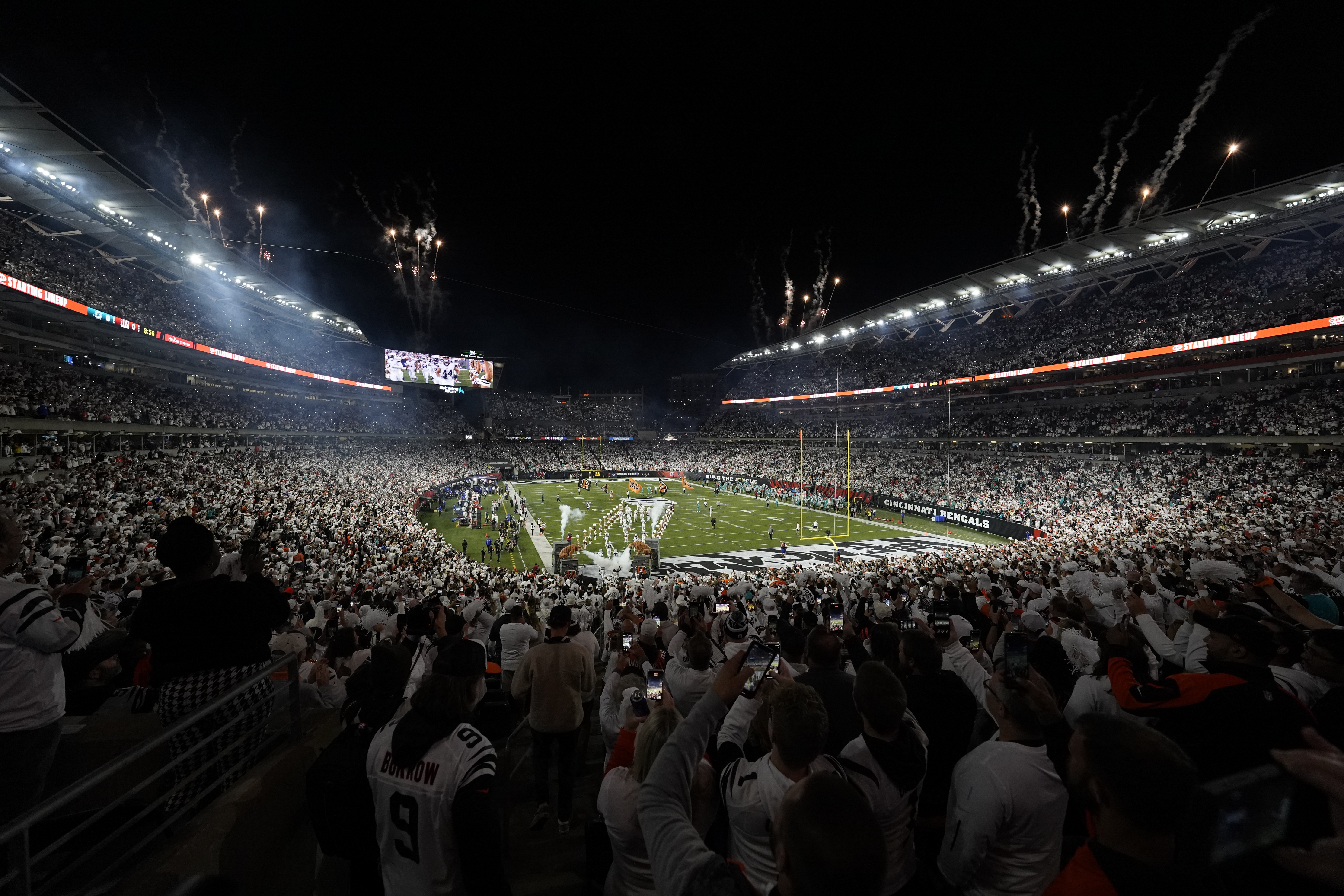 PHOTOS: Bengals fly stunning all-whites on Thursday Night Football