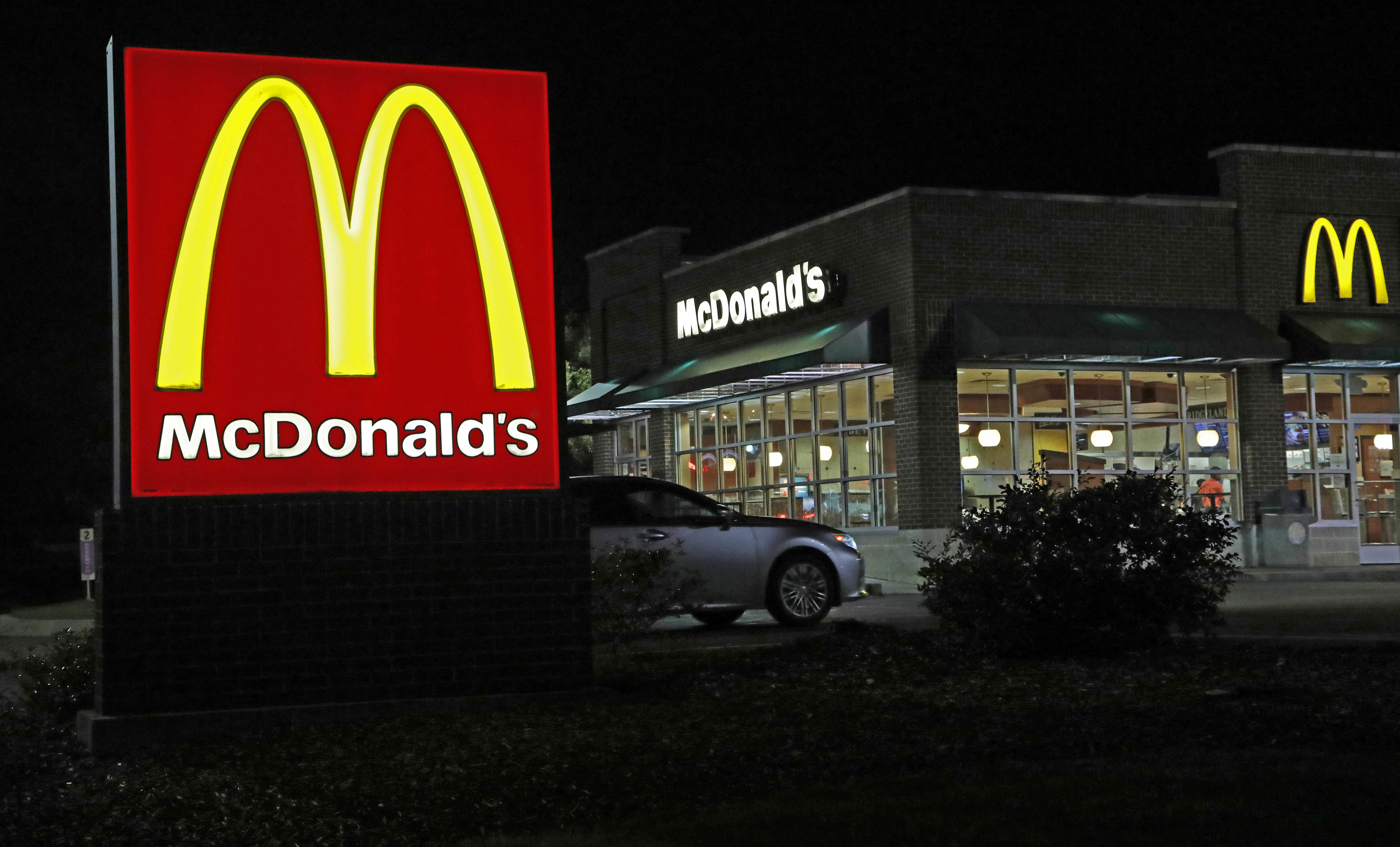 McDonald s closes dining rooms across the country amid COVID 19