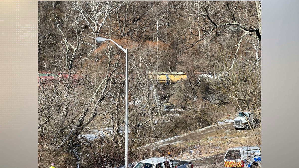 Norfolk Southern Train Derails In Tazewell County Norfolk Southern Train Derails In Tazewell County