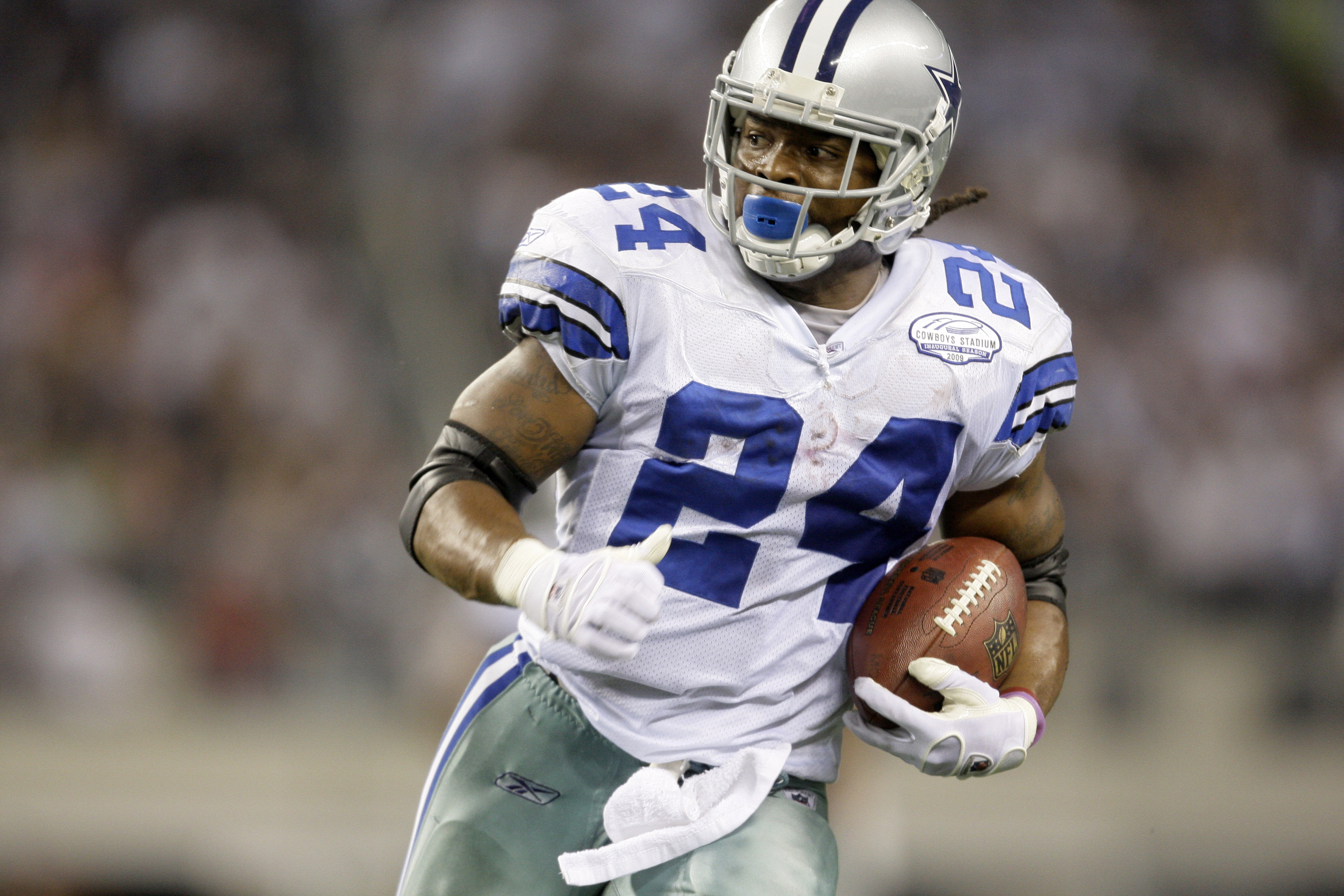 Former Dallas Cowboys star Marion Barber III died from heat stroke