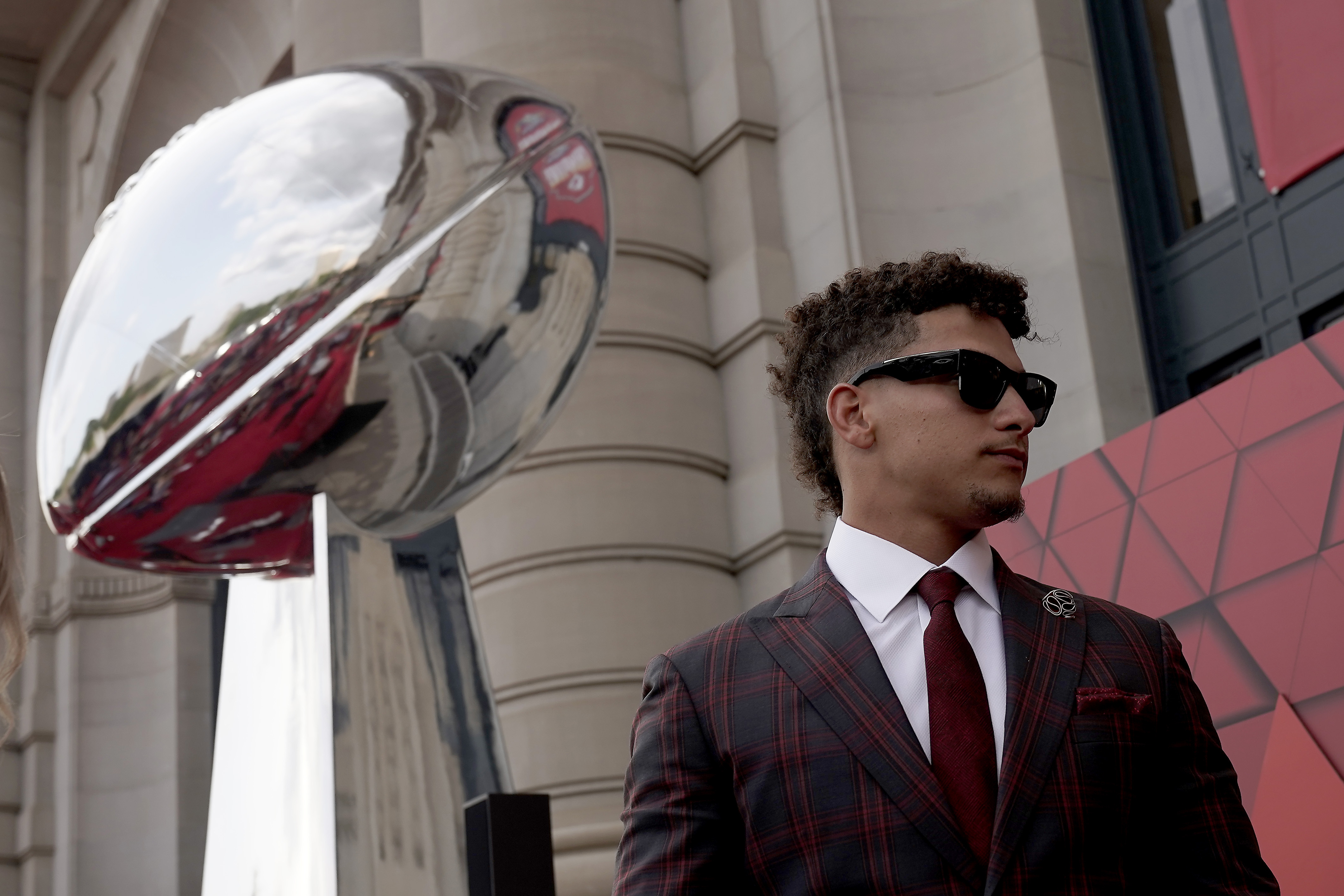 Chiefs QB Patrick Mahomes talks about Madden photo shoot with Tom