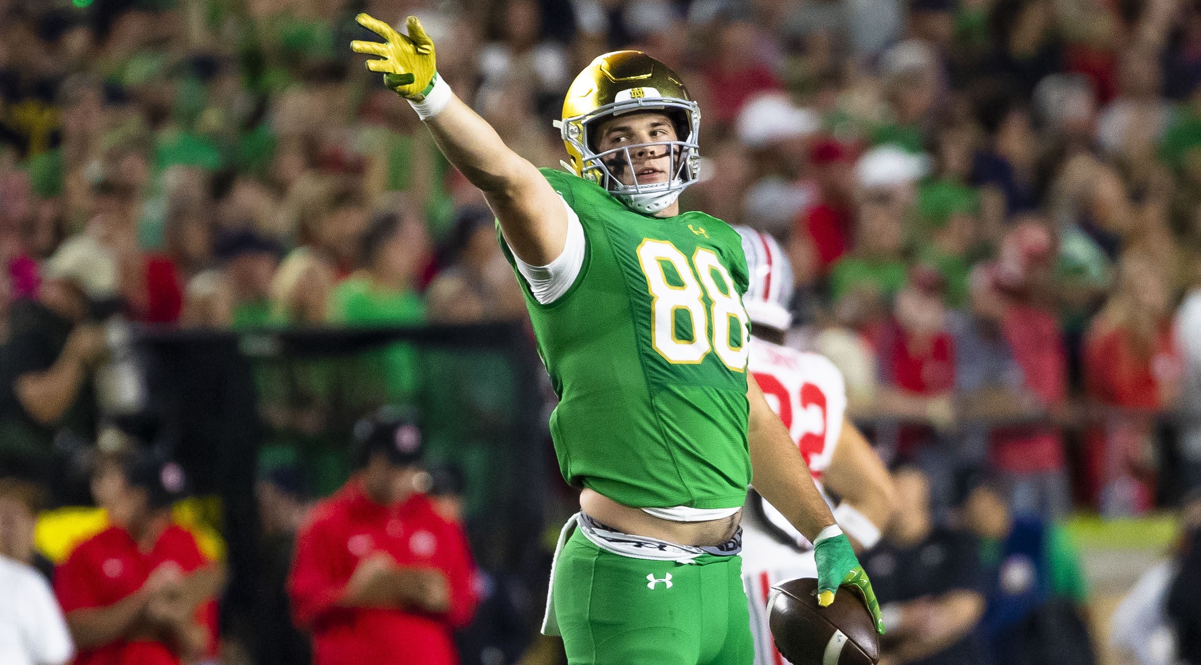 Mitchell Evans makes his own name at tight end // The Observer