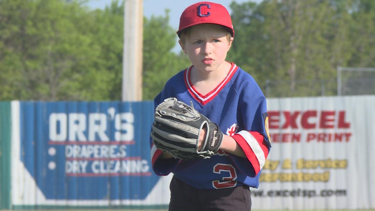 7-year-old throws first pitch for Nationals