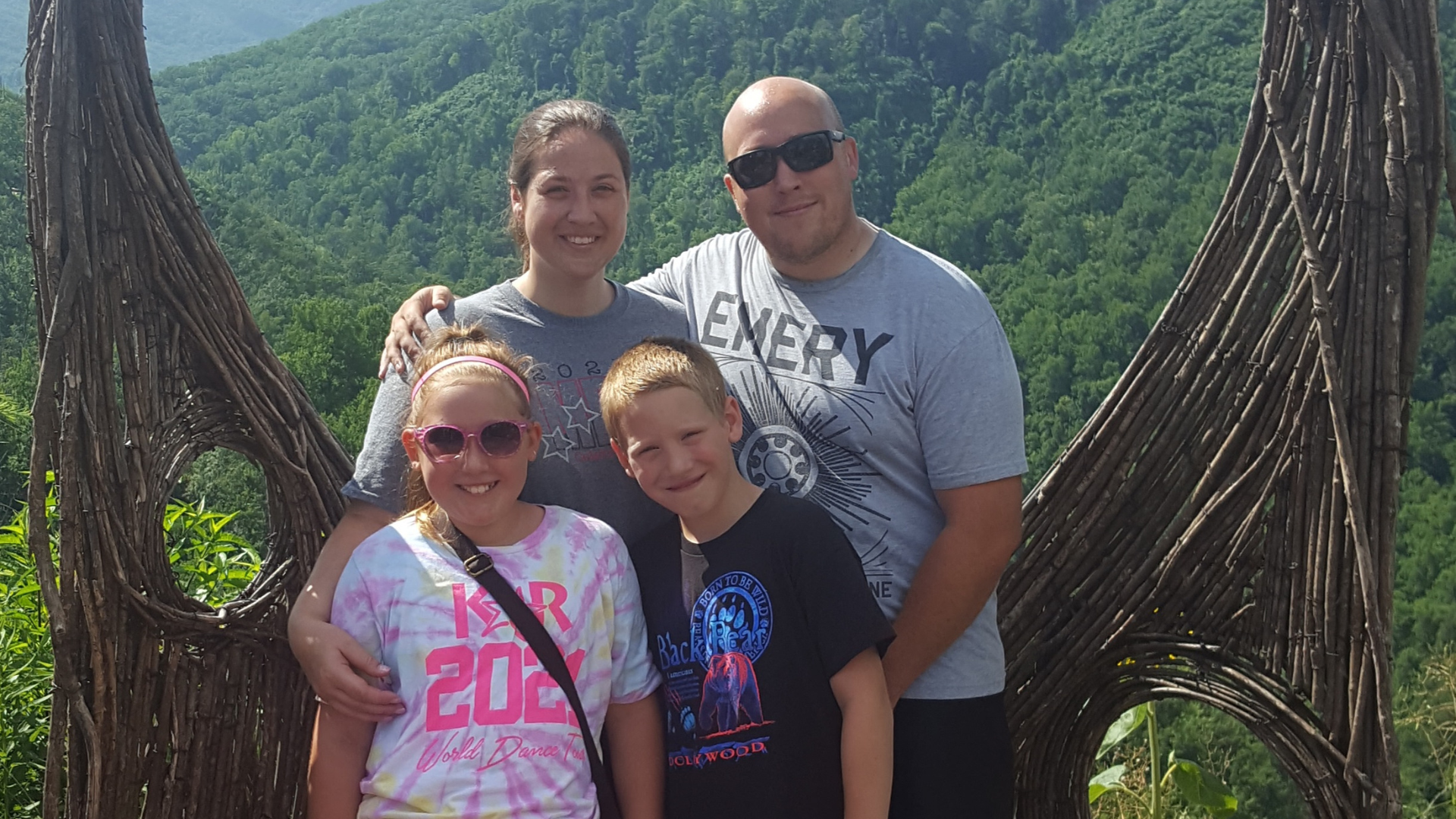 Nonprofit pays off mortgage for family of slain Knox County sheriff's deputy