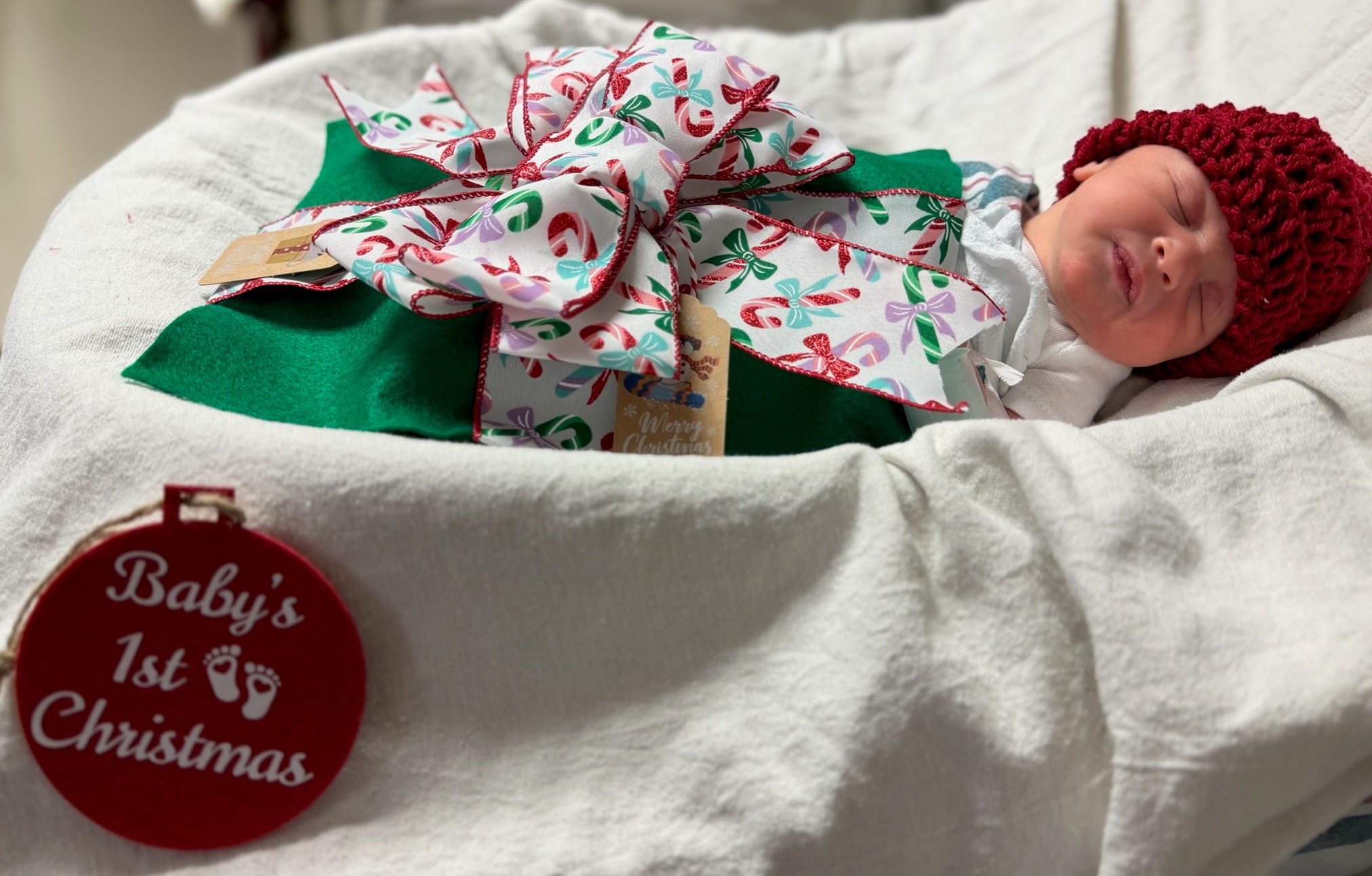 Rock Hill nurses dress NICU patients in their holiday best for Christmas Eve