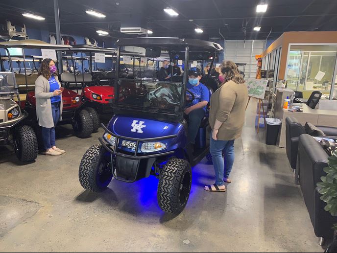 You bet: New golf cart motivates Carolina's Burns, Reddick